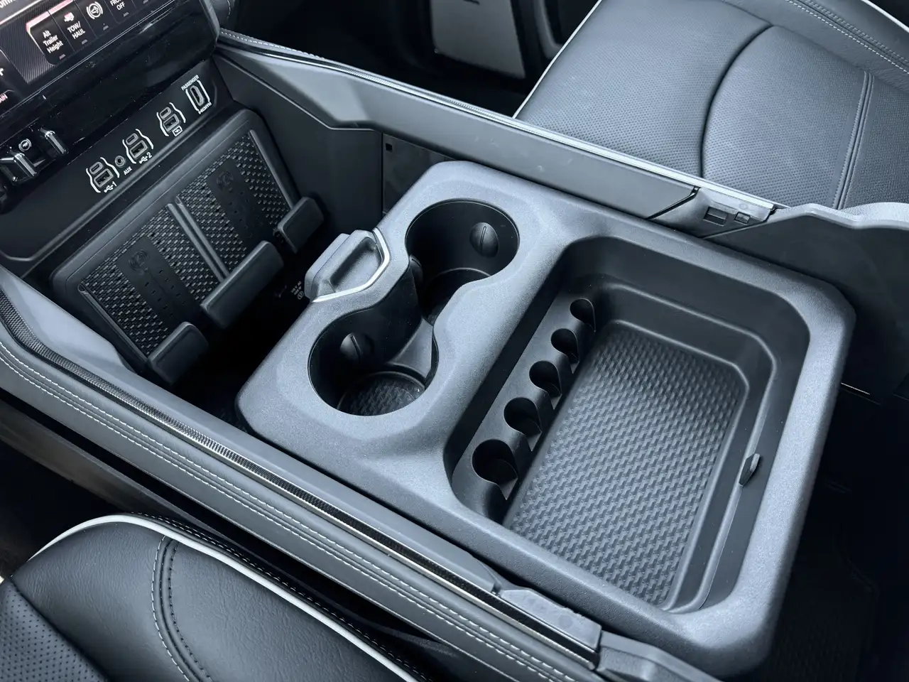 RAM 2500 снимка RAM 2500
