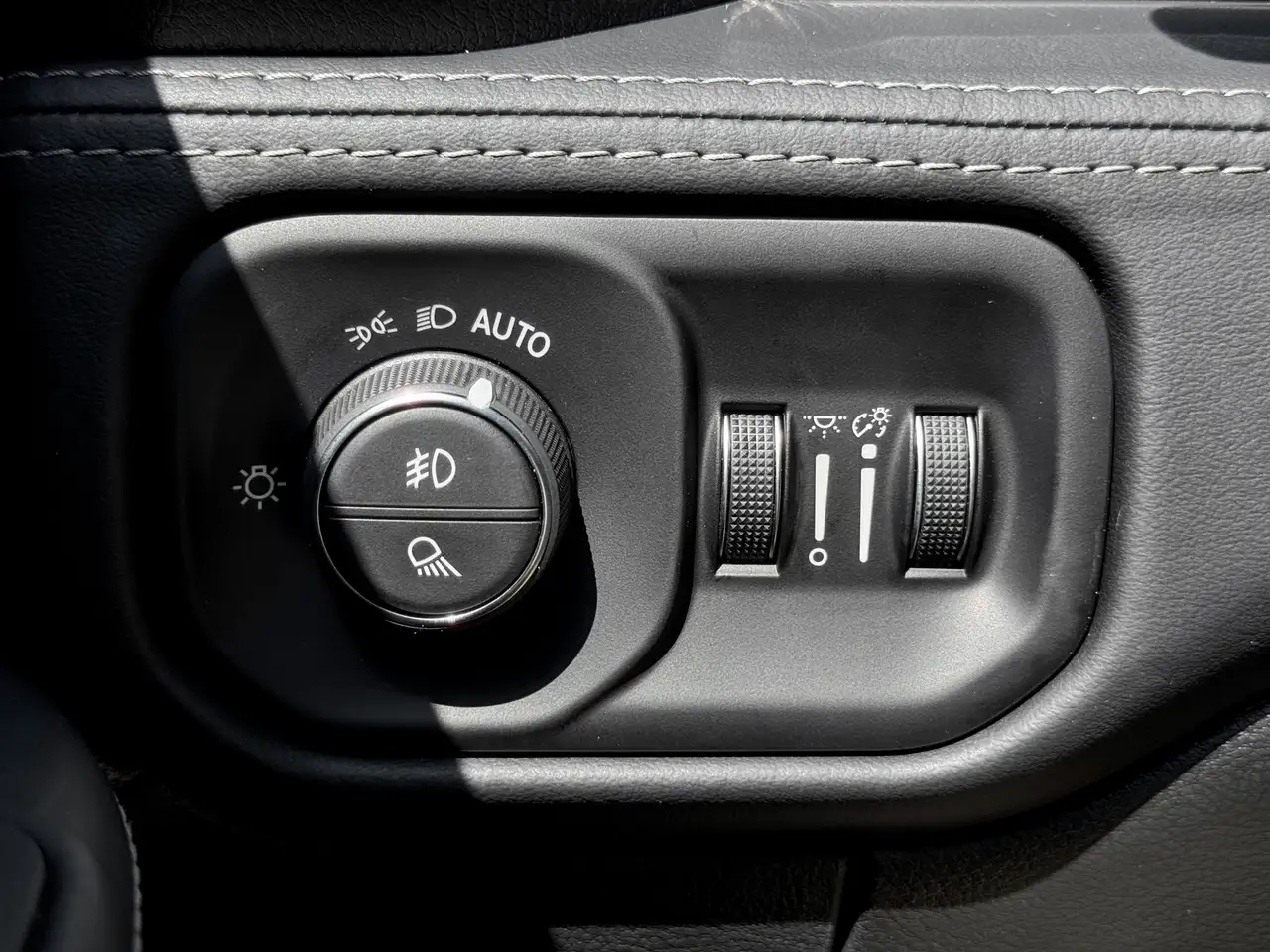 RAM 2500 снимка RAM 2500