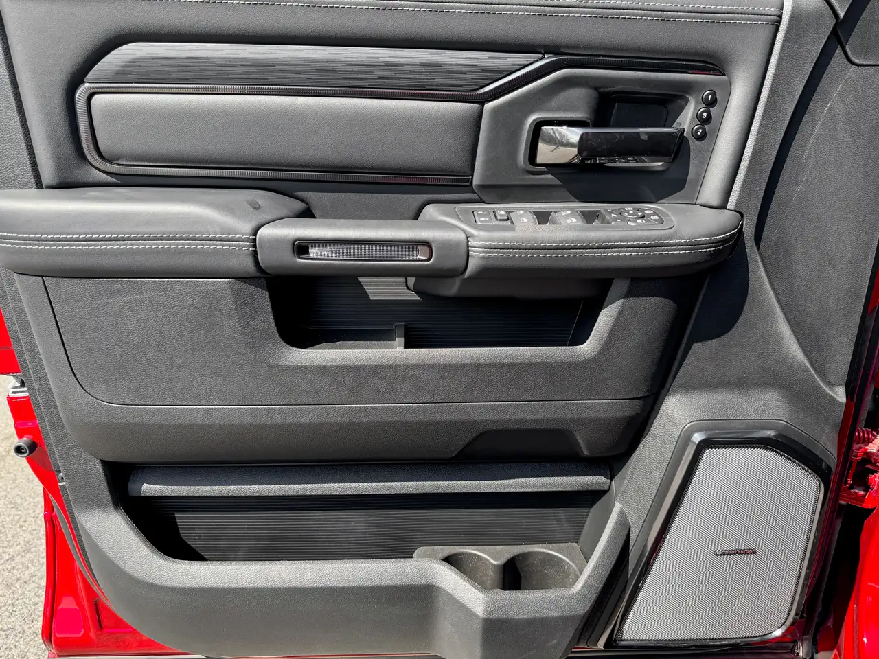 RAM 2500 снимка RAM 2500