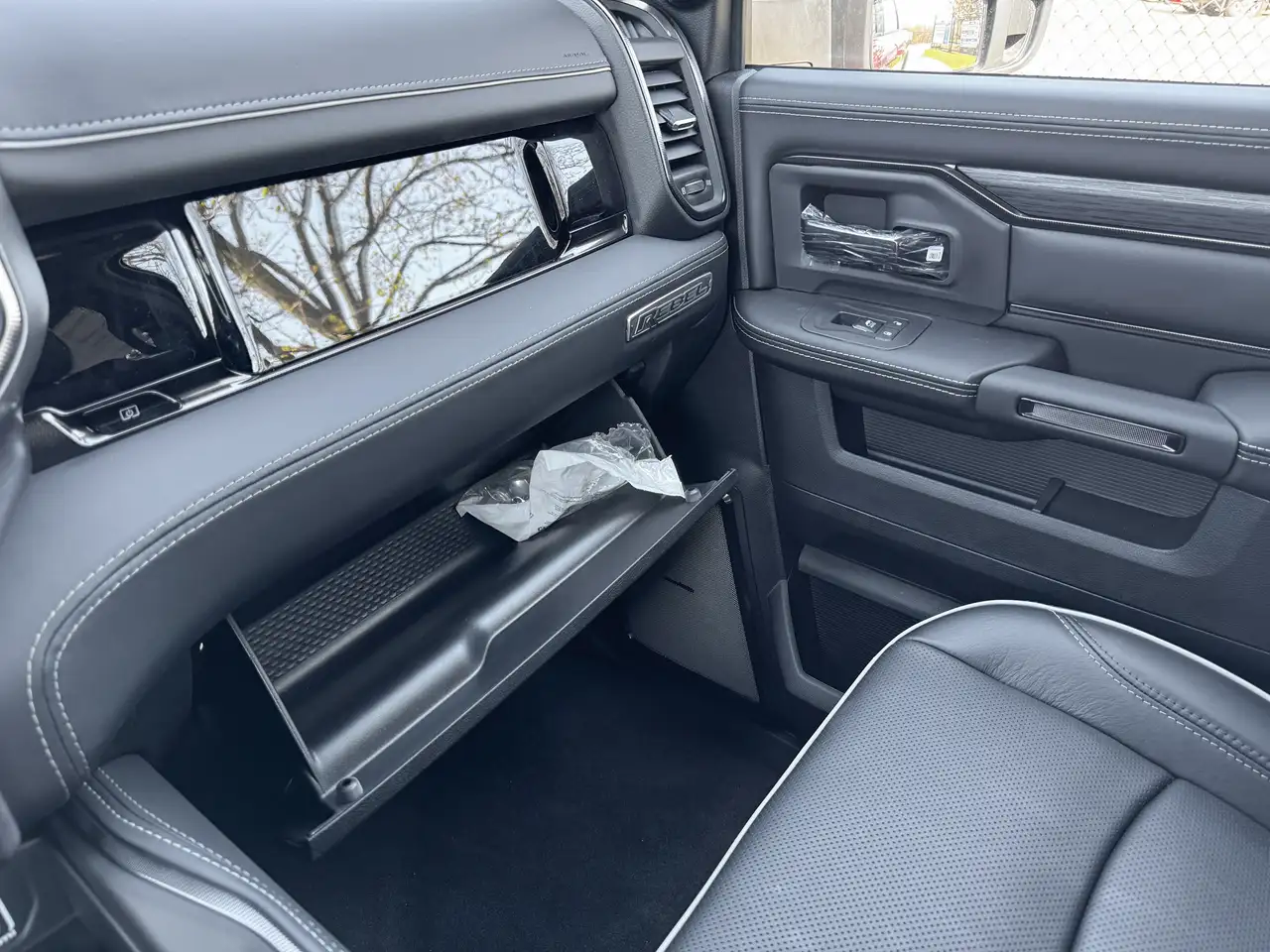 RAM 2500 снимка RAM 2500