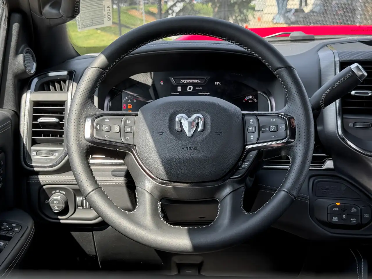 RAM 2500 снимка RAM 2500