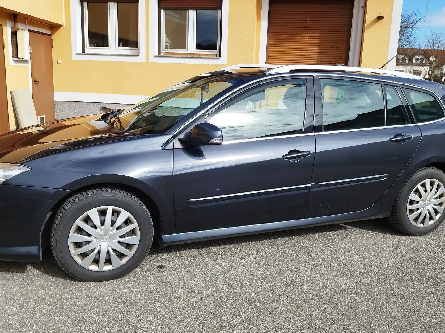 Renault Laguna Dynamique 2.0dci.AHK..NEUES PICKERL,Fixpreis Grau - 1