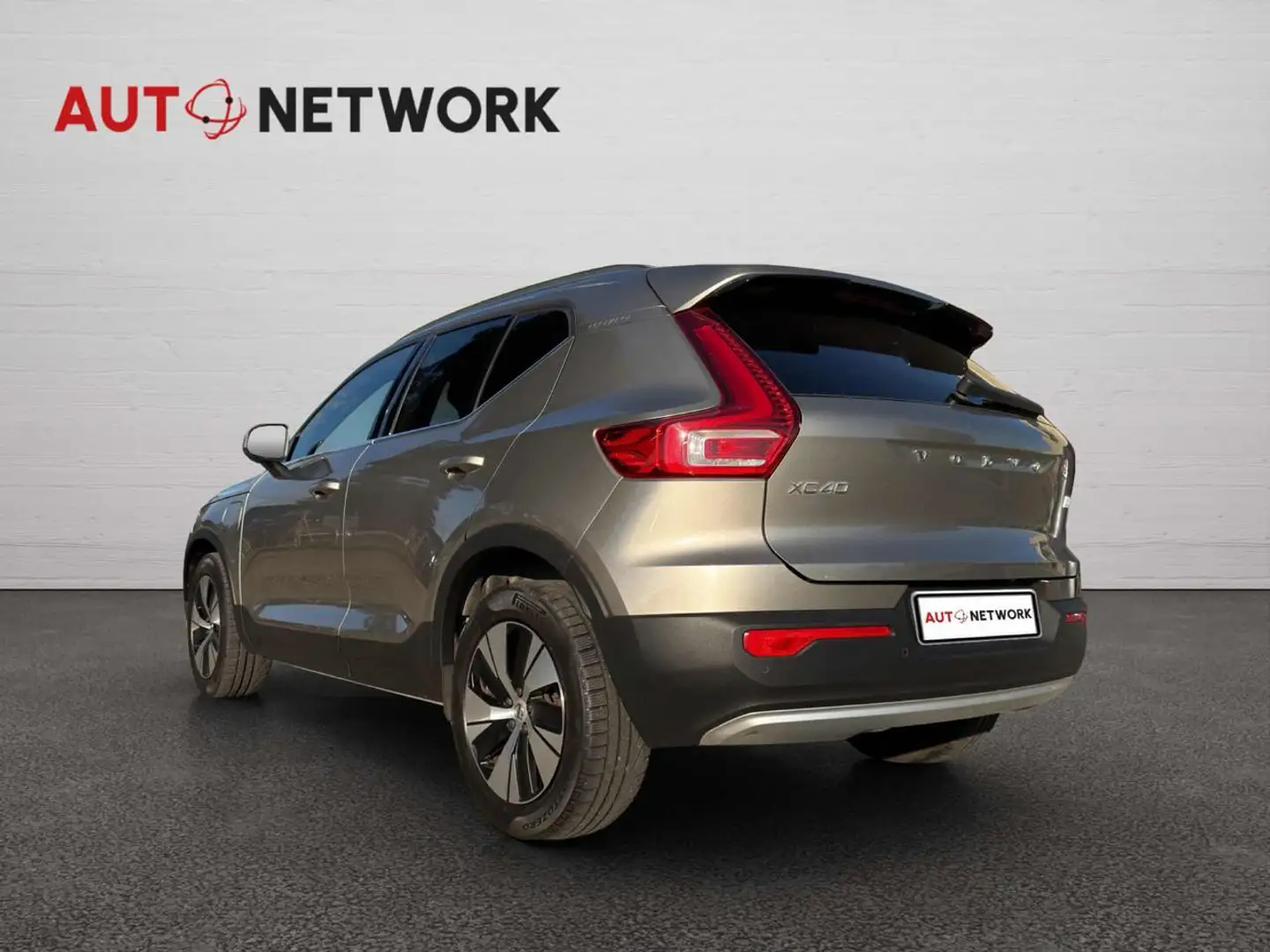 Volvo XC40 T4 Recharge Plug-in Hybrid Inscription Exp | Tetto Grau - 2
