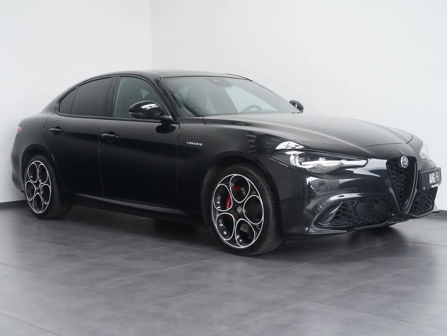 Alfa Romeo Giulia 2.0 Turbo 16V Veloce Q4 LED/ACC/PANORAMA Zwart - 2