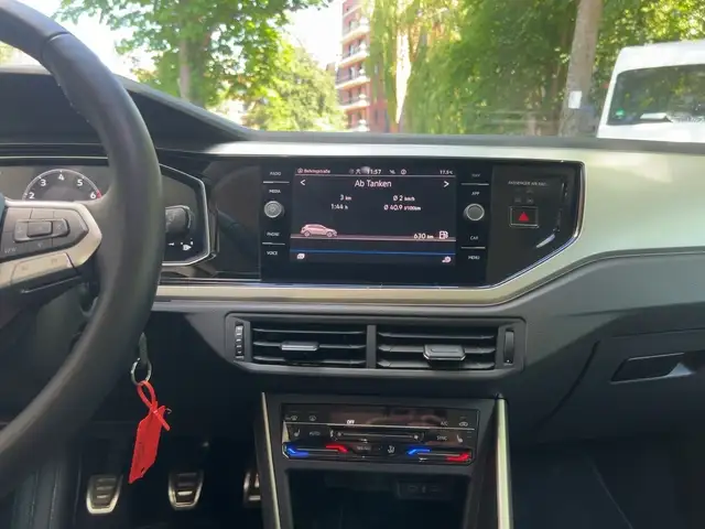 Volkswagen Polo view 12