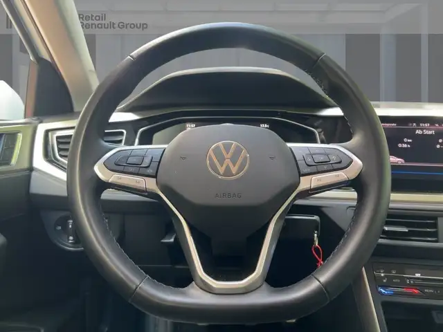 Volkswagen Polo view 11