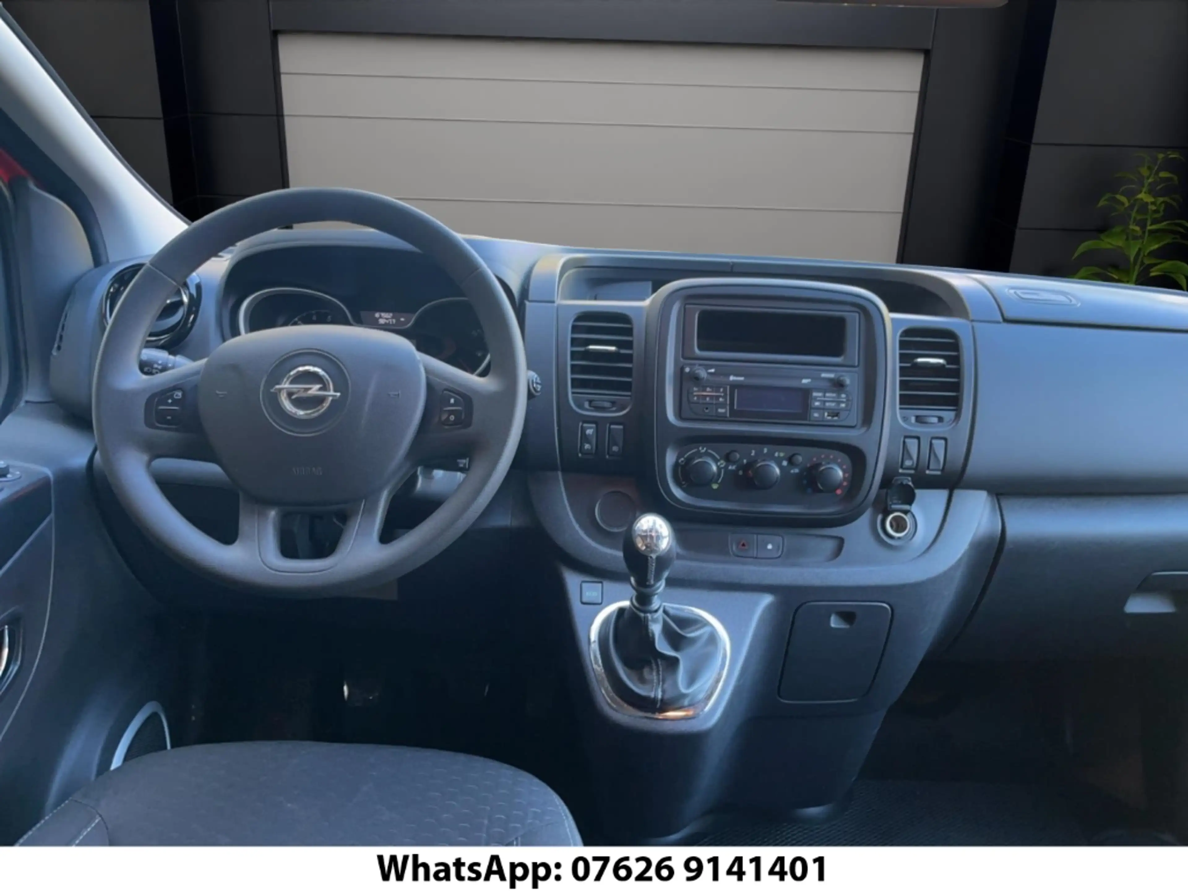 Opel Vivaro Behinderten-Ausbau Rollstuhlrampe L1H1 2,7t Sperrd — photo 13