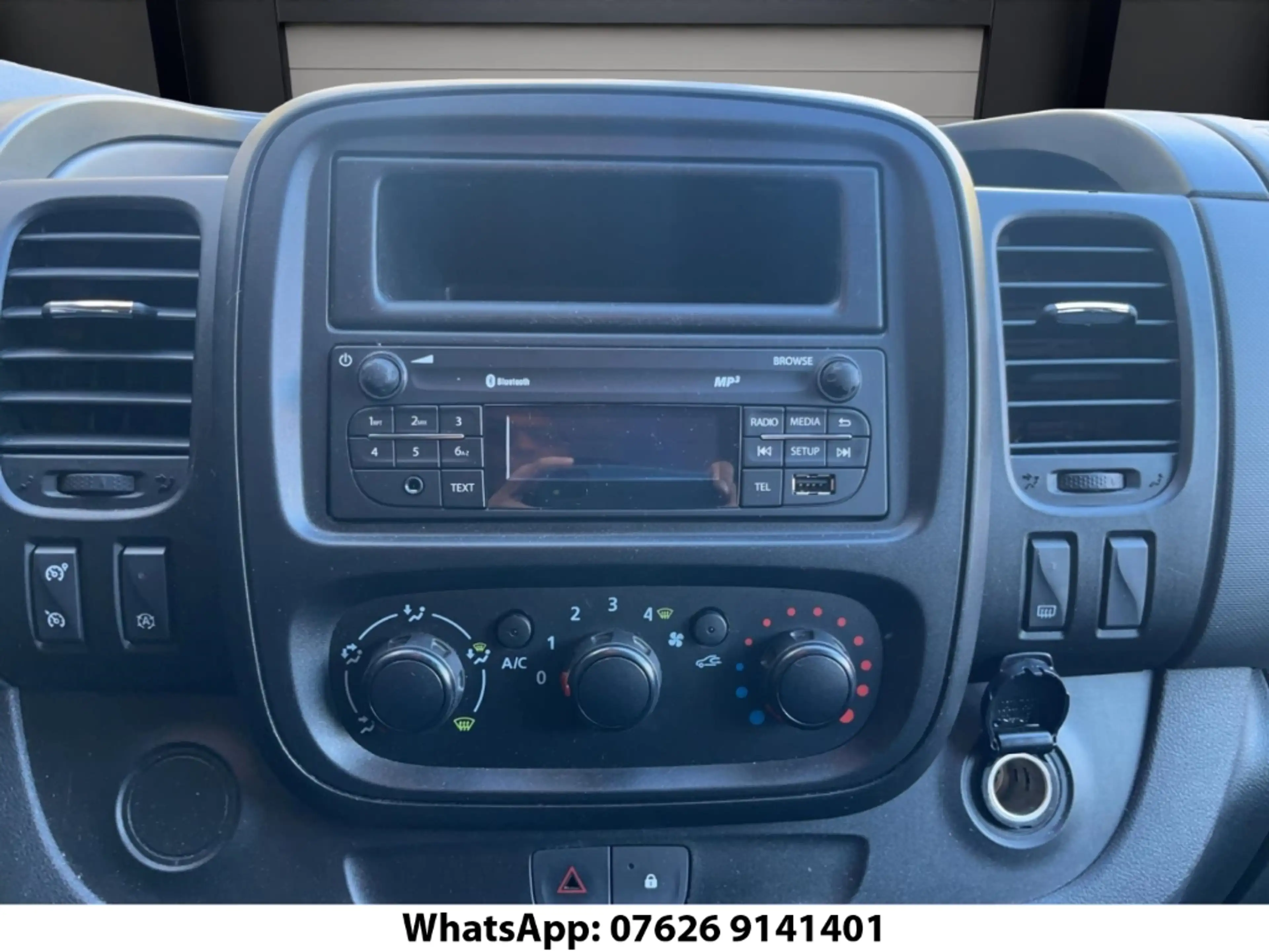 Opel Vivaro Behinderten-Ausbau Rollstuhlrampe L1H1 2,7t Sperrd — photo 15