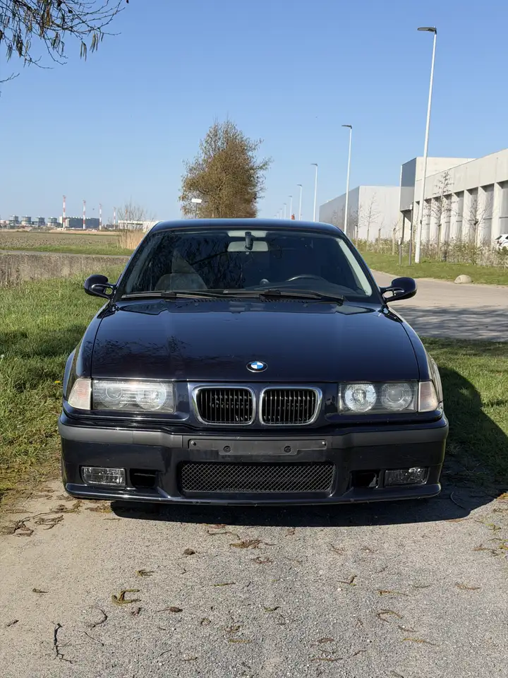 BMW 318is Sport Edition, foto 4