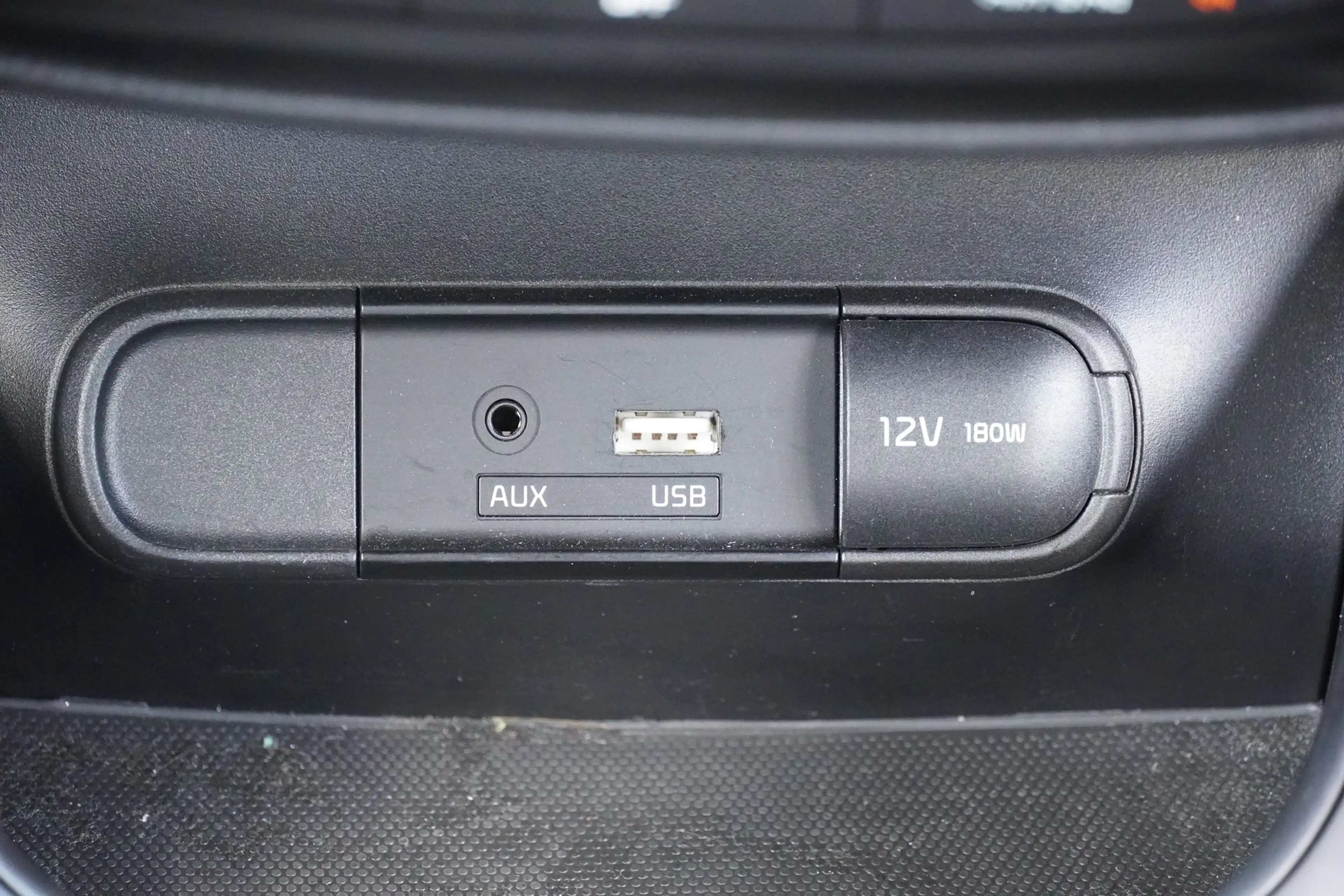 Kia Soul 1.6 Edition 7 PDC Klima USB AUX — photo 12