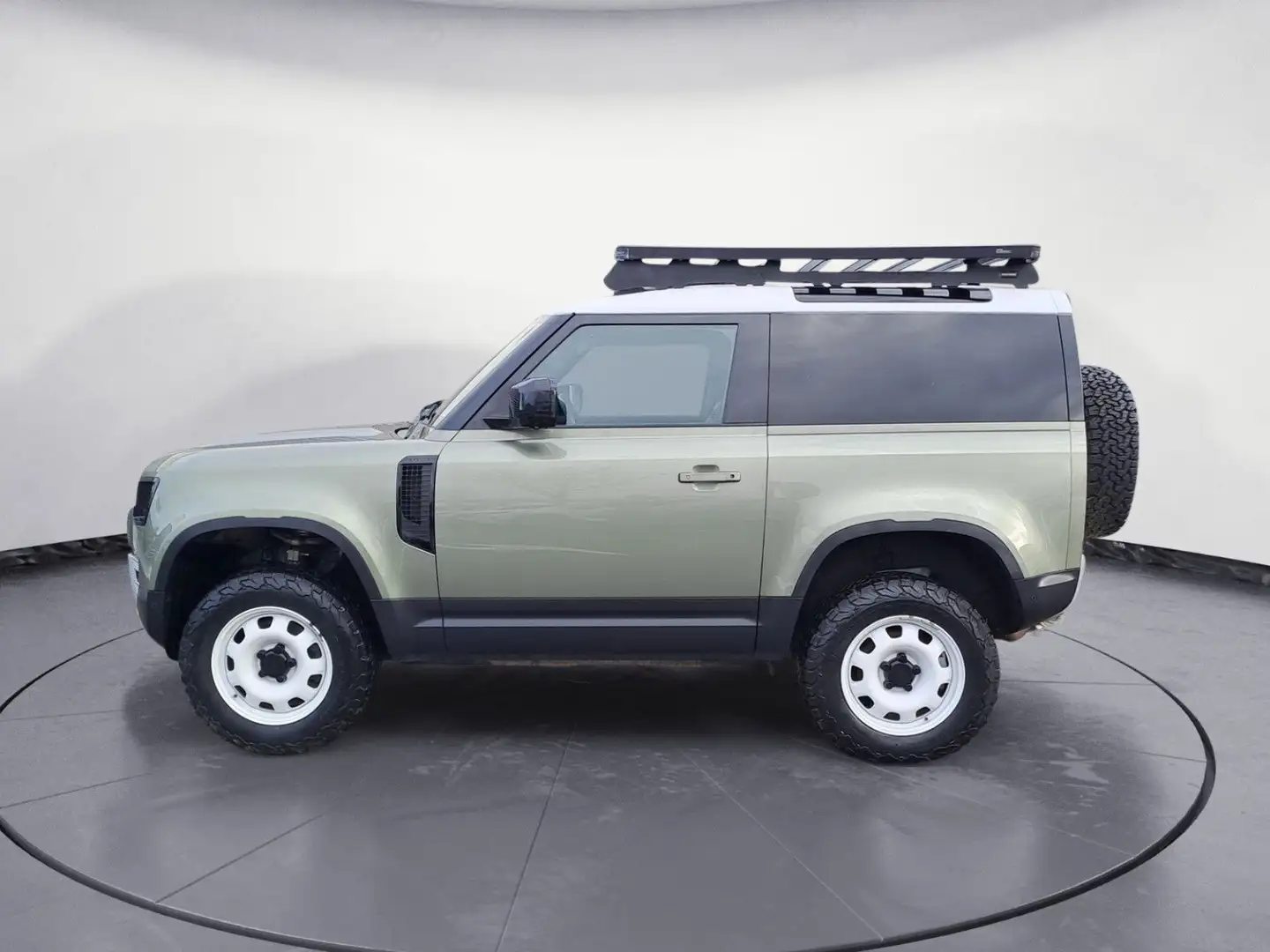 Land Rover Defender 3.0 D200 MHEV SE 90 Navi AHK LED Groen - 2