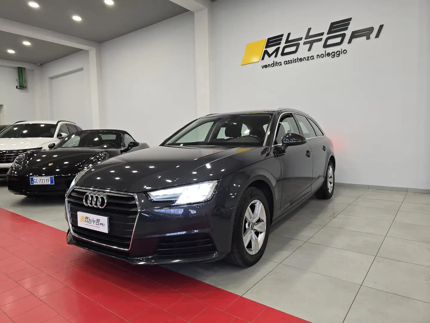 Audi A4 A4 V 2016 Avant Avant 30 2.0 tdi 122cv s-tronic Grigio - 2