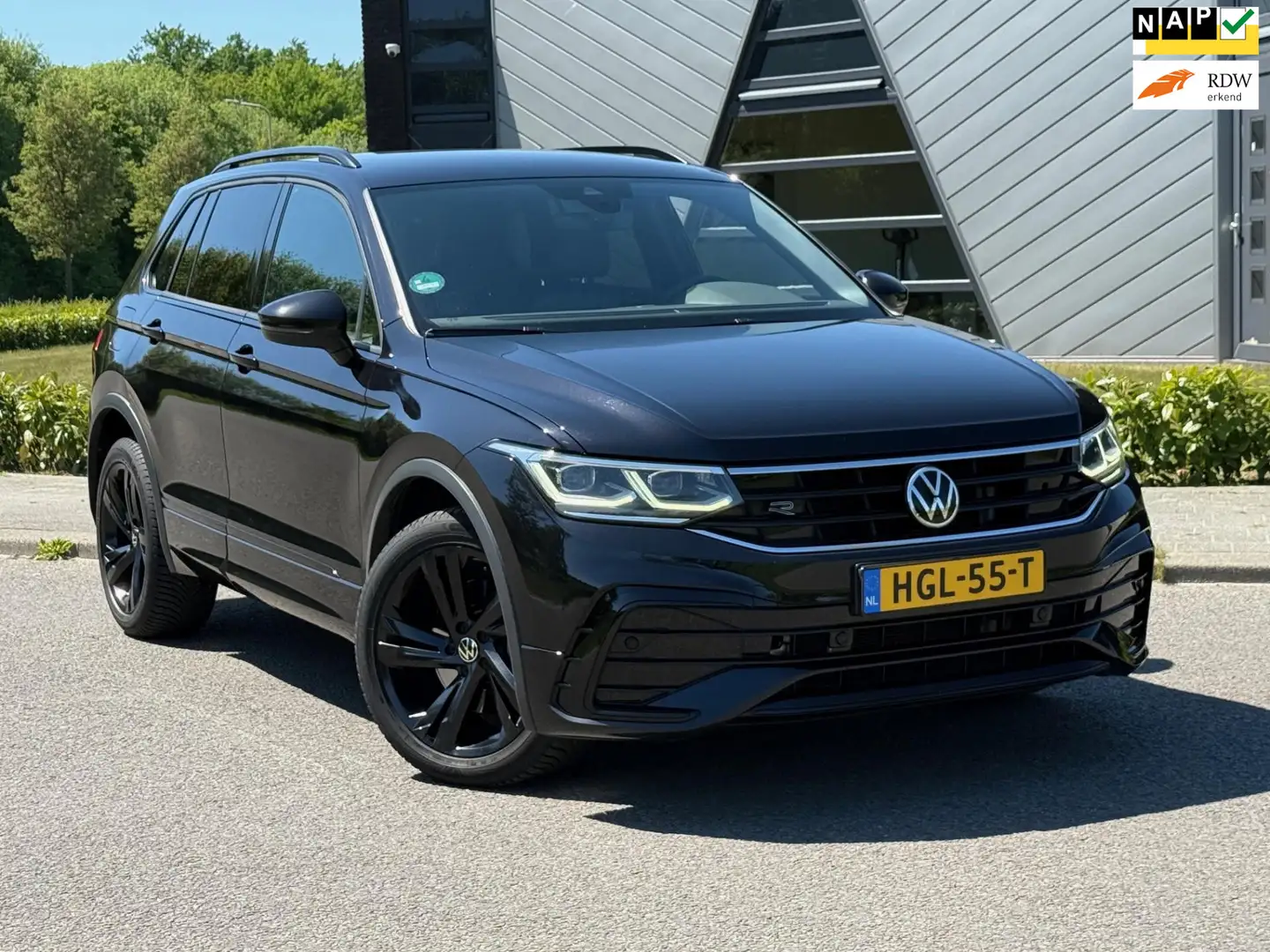 Volkswagen Tiguan 1.4 TSI eHybrid R-Line Black Editie DSG Automaat | Zwart - 1