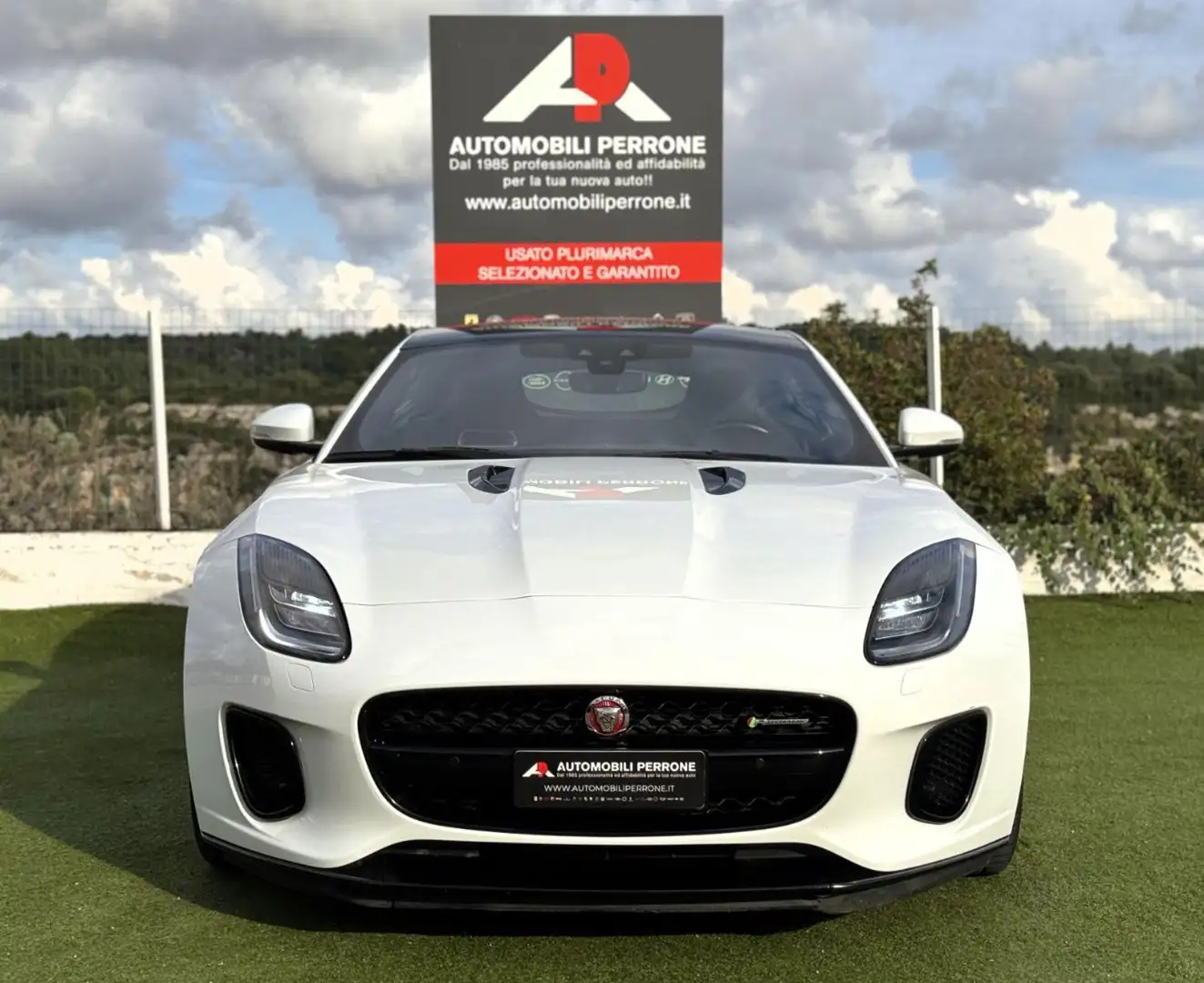 Jaguar F-Type 2.0i 300cv Coupé R-Dynamic (Tetto/Led/Auto/Retro) Blanc - 2