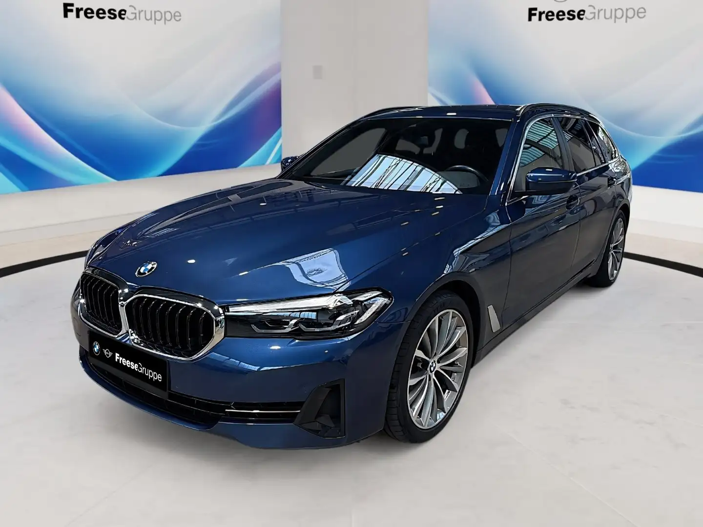 BMW 520 d xDrive Tou DAB LED RFK AHK el. Sitze Blauw - 1