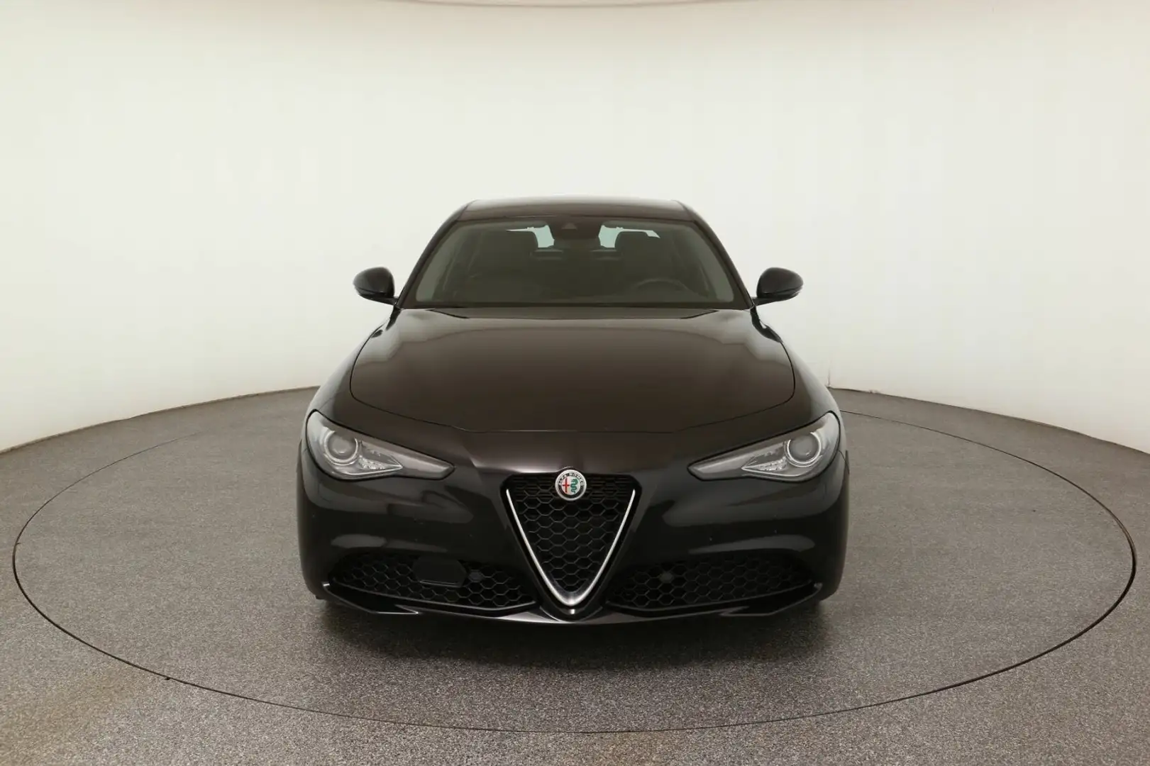Alfa Romeo Giulia Giulia 2.0 Turbo 16V LEDER+XENON+NAVI+RFK+SHZ+ Black - 2