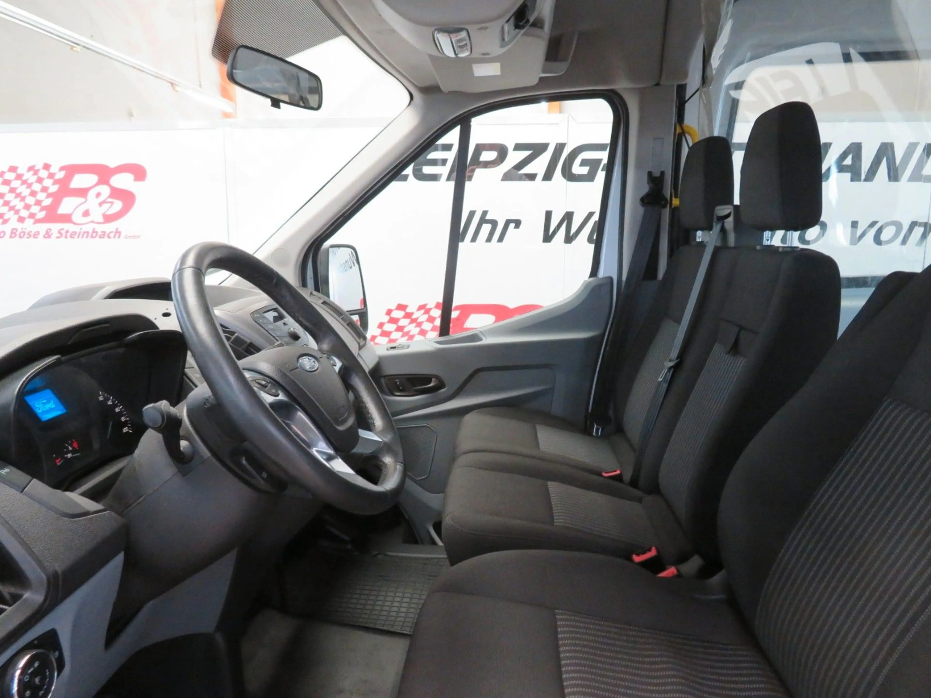 Ford Transit Kombi 330 L2*Rollstuhl*Lift*Stufe*STHZ* — photo 9