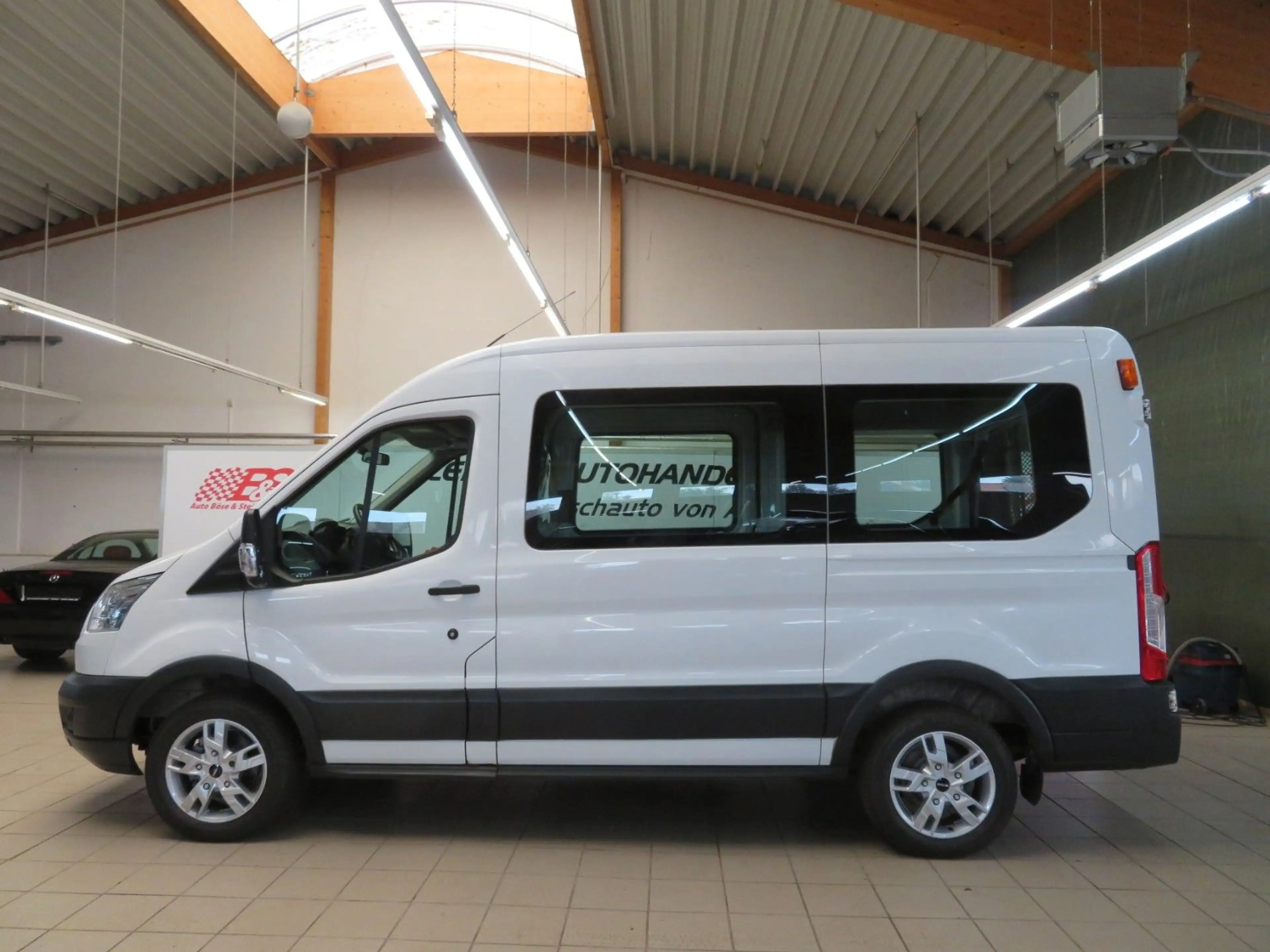 Ford Transit Kombi 330 L2*Rollstuhl*Lift*Stufe*STHZ* — photo 2