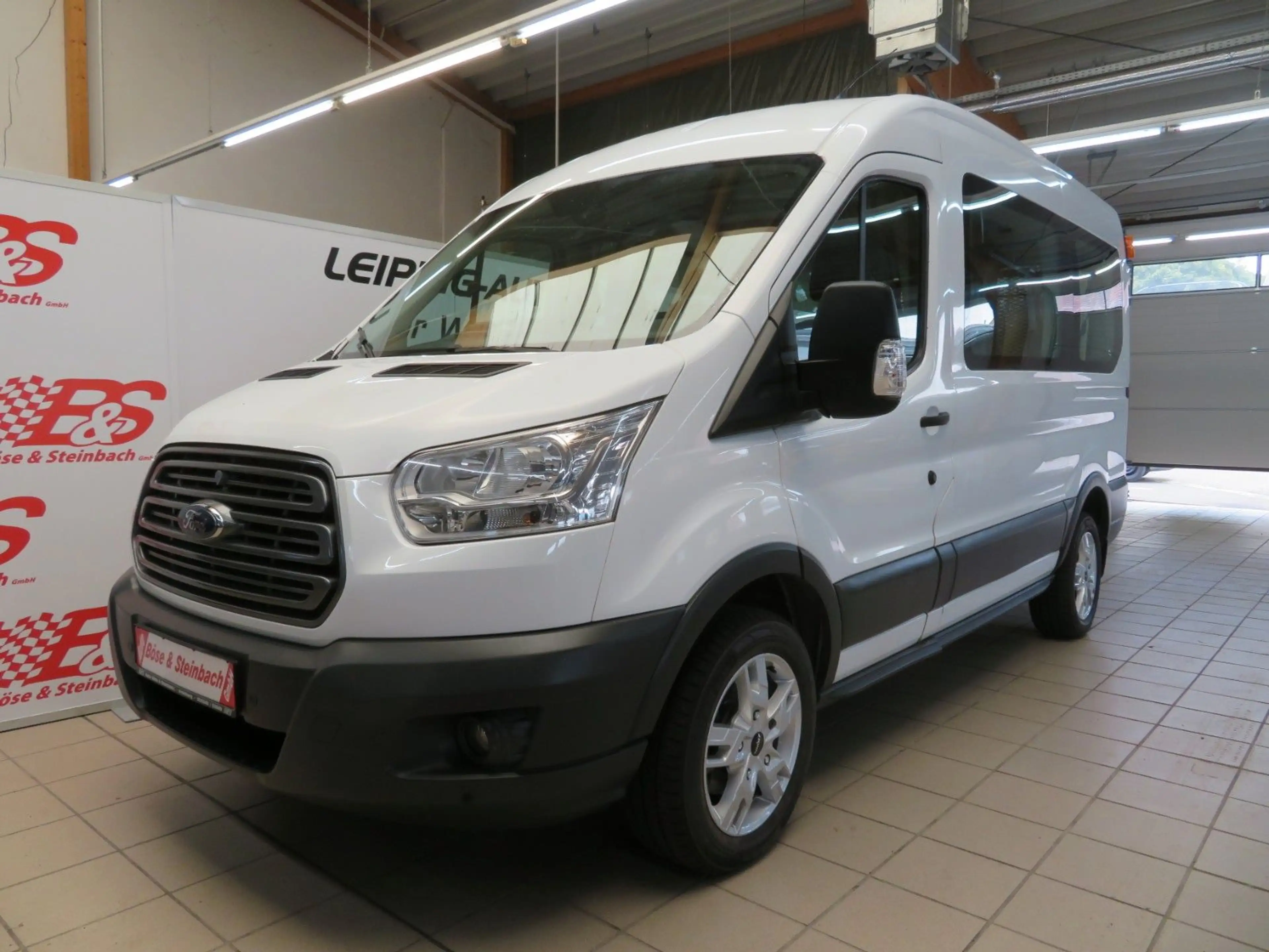 Ford Transit Kombi 330 L2*Rollstuhl*Lift*Stufe*STHZ*