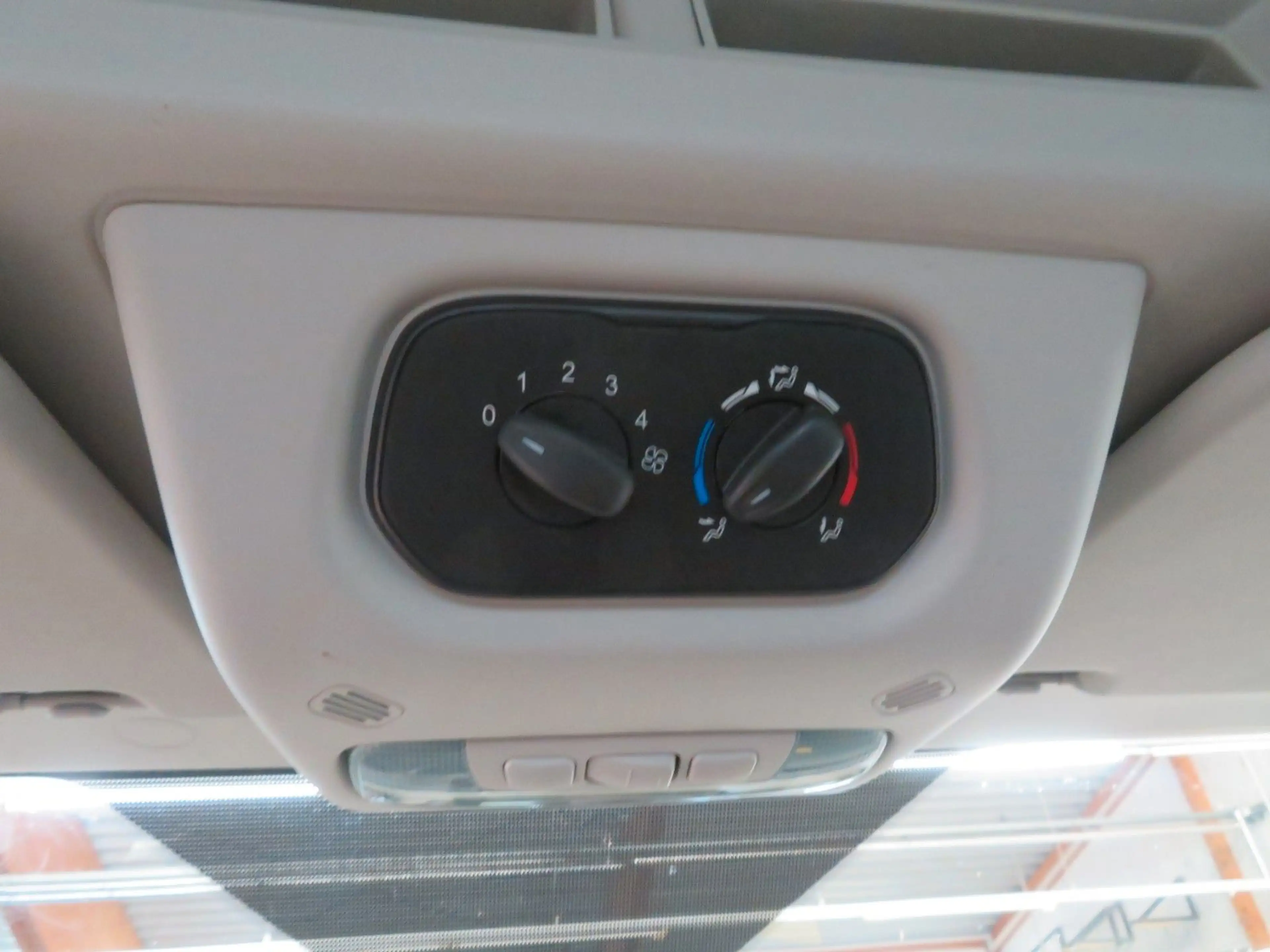 Ford Transit Kombi 330 L2*Rollstuhl*Lift*Stufe*STHZ* — photo 12