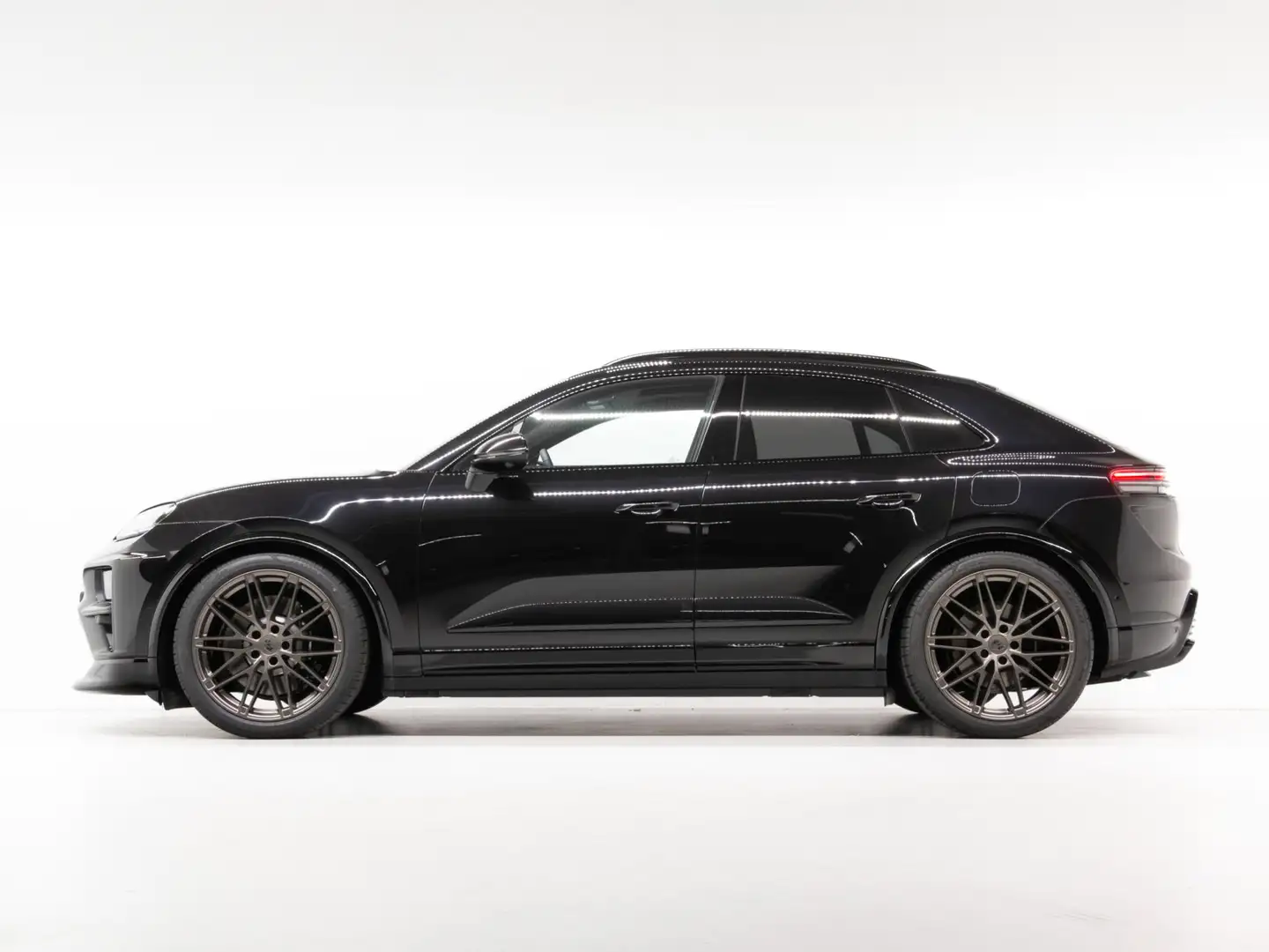 Porsche Macan Turbo Negro - 2