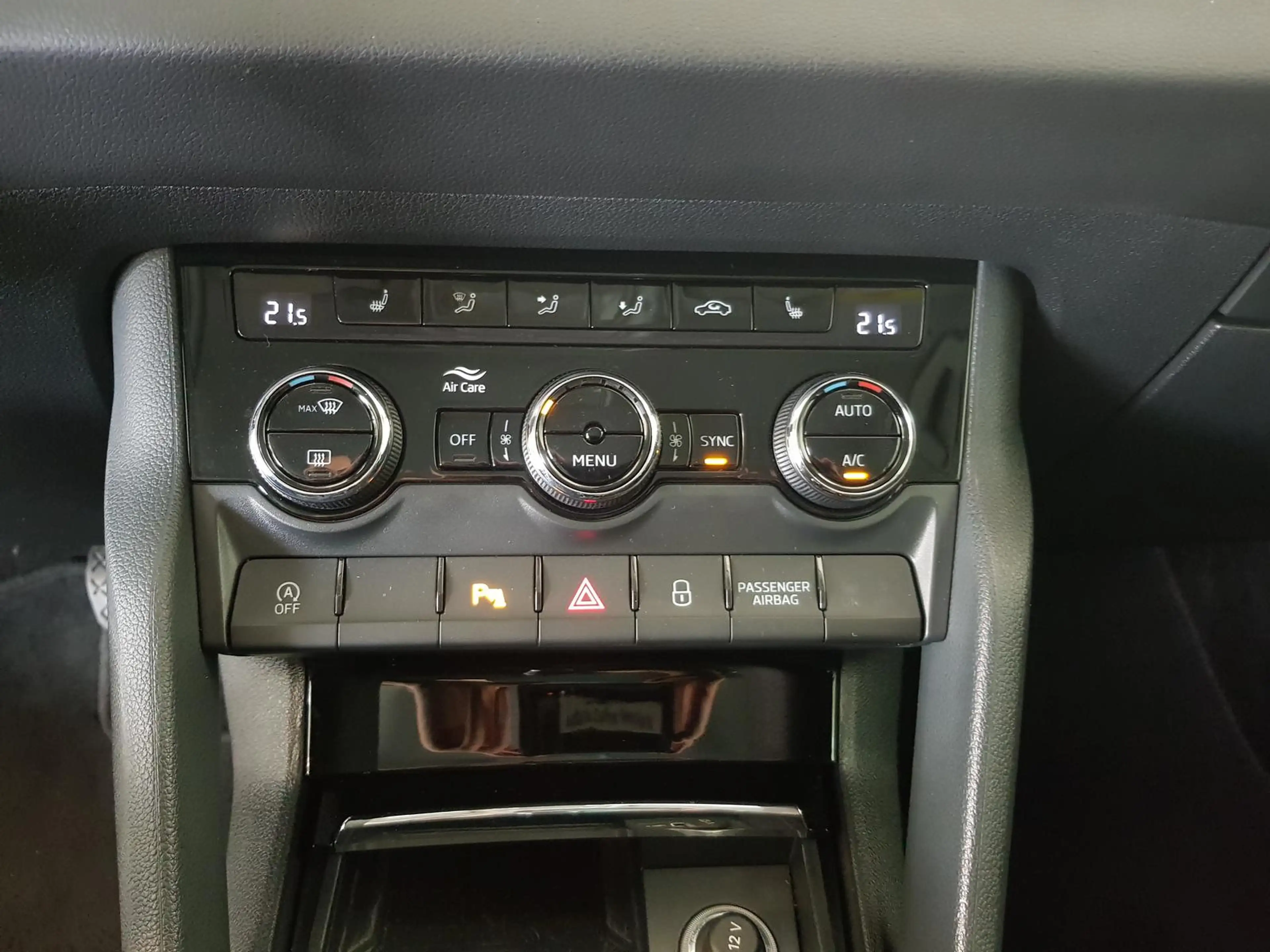 Skoda Karoq TSI SOLEIL Navi Kamera ACC PDC LED — photo 12