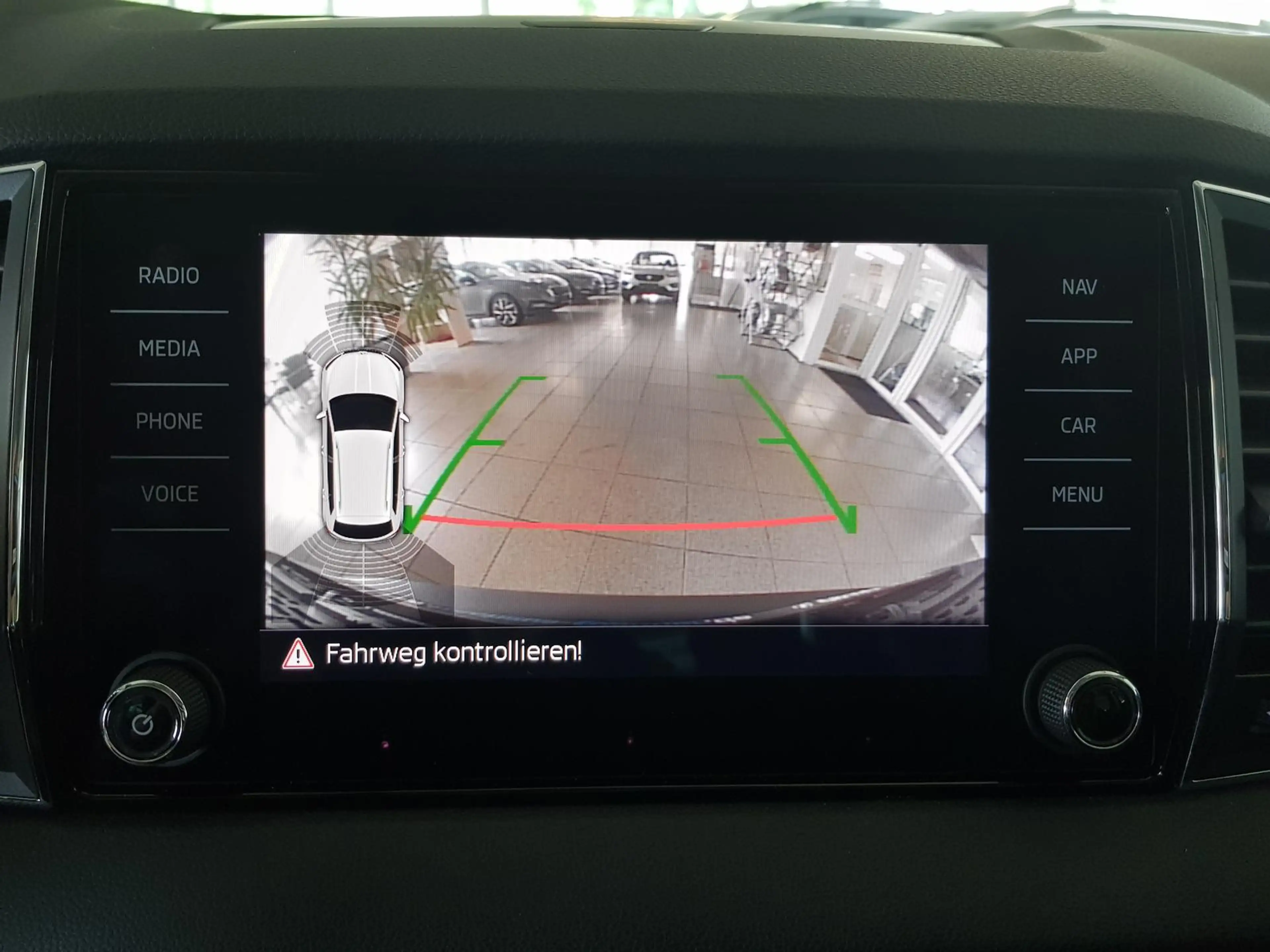 Skoda Karoq TSI SOLEIL Navi Kamera ACC PDC LED — photo 11