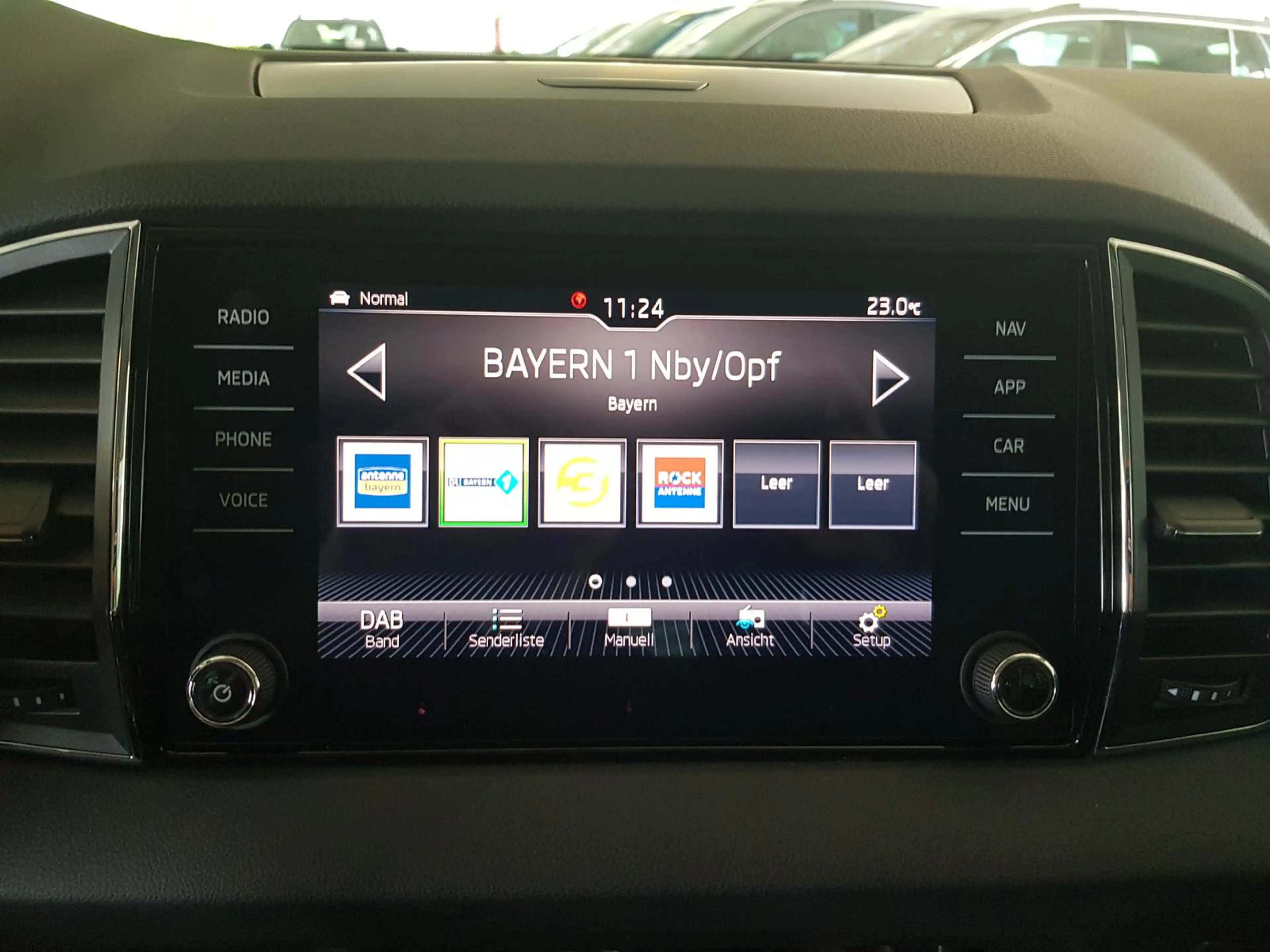 Skoda Karoq TSI SOLEIL Navi Kamera ACC PDC LED — photo 10