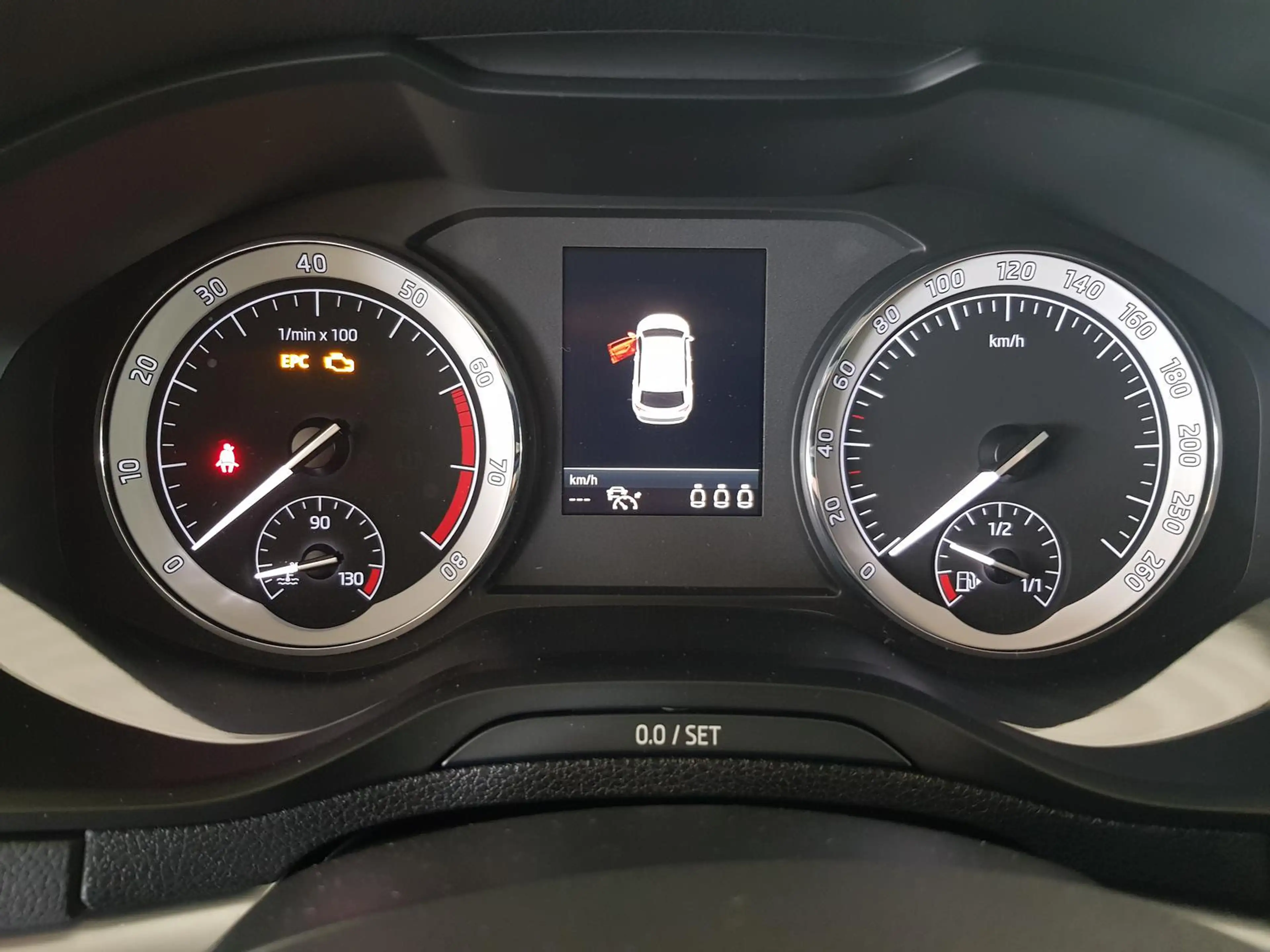 Skoda Karoq TSI SOLEIL Navi Kamera ACC PDC LED — photo 7