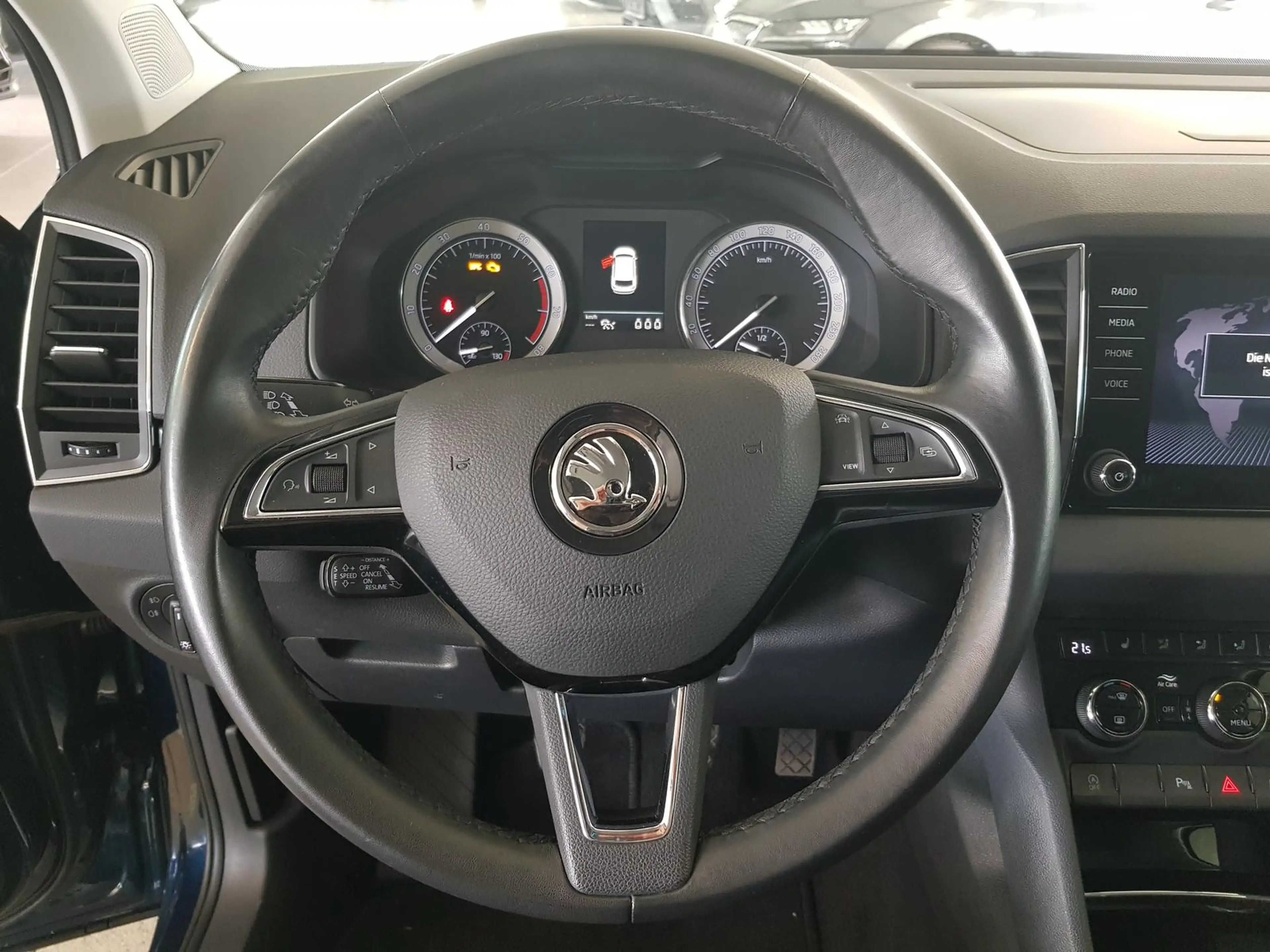 Skoda Karoq TSI SOLEIL Navi Kamera ACC PDC LED — photo 8