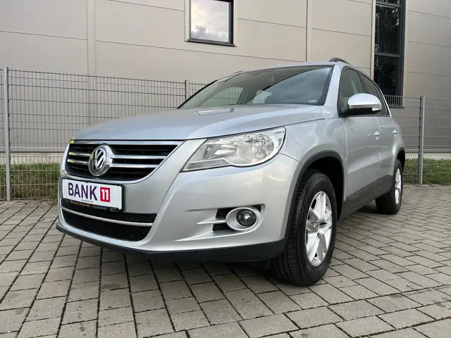 Volkswagen Tiguan view 2