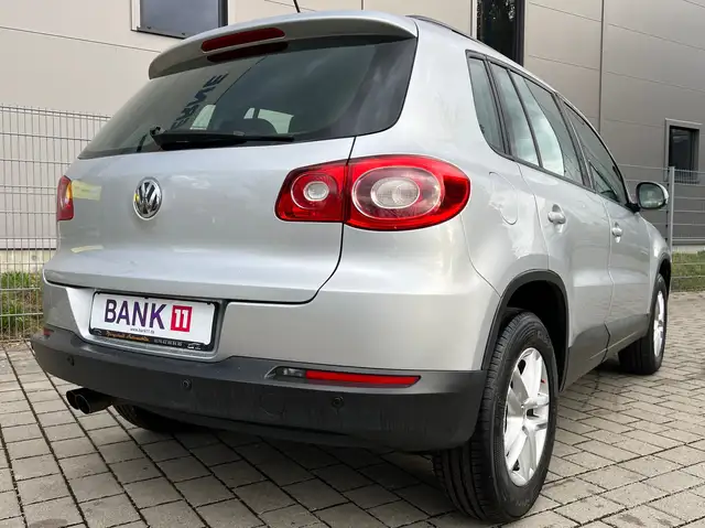 Volkswagen Tiguan view 5