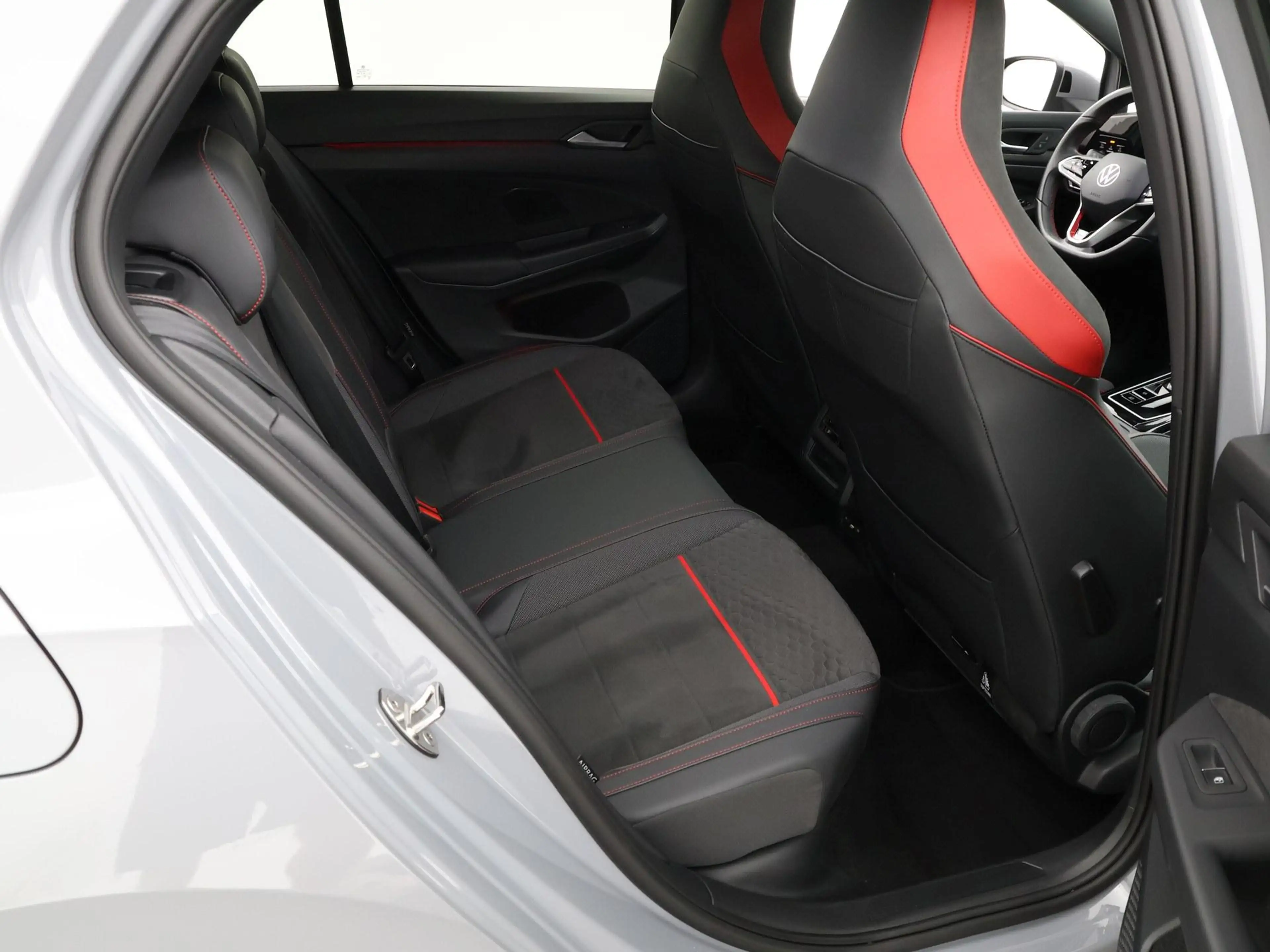 Volkswagen Golf GTI 2.0 TSI 300pk DSG Clubsport · Akrapovic · Camera · — photo 13