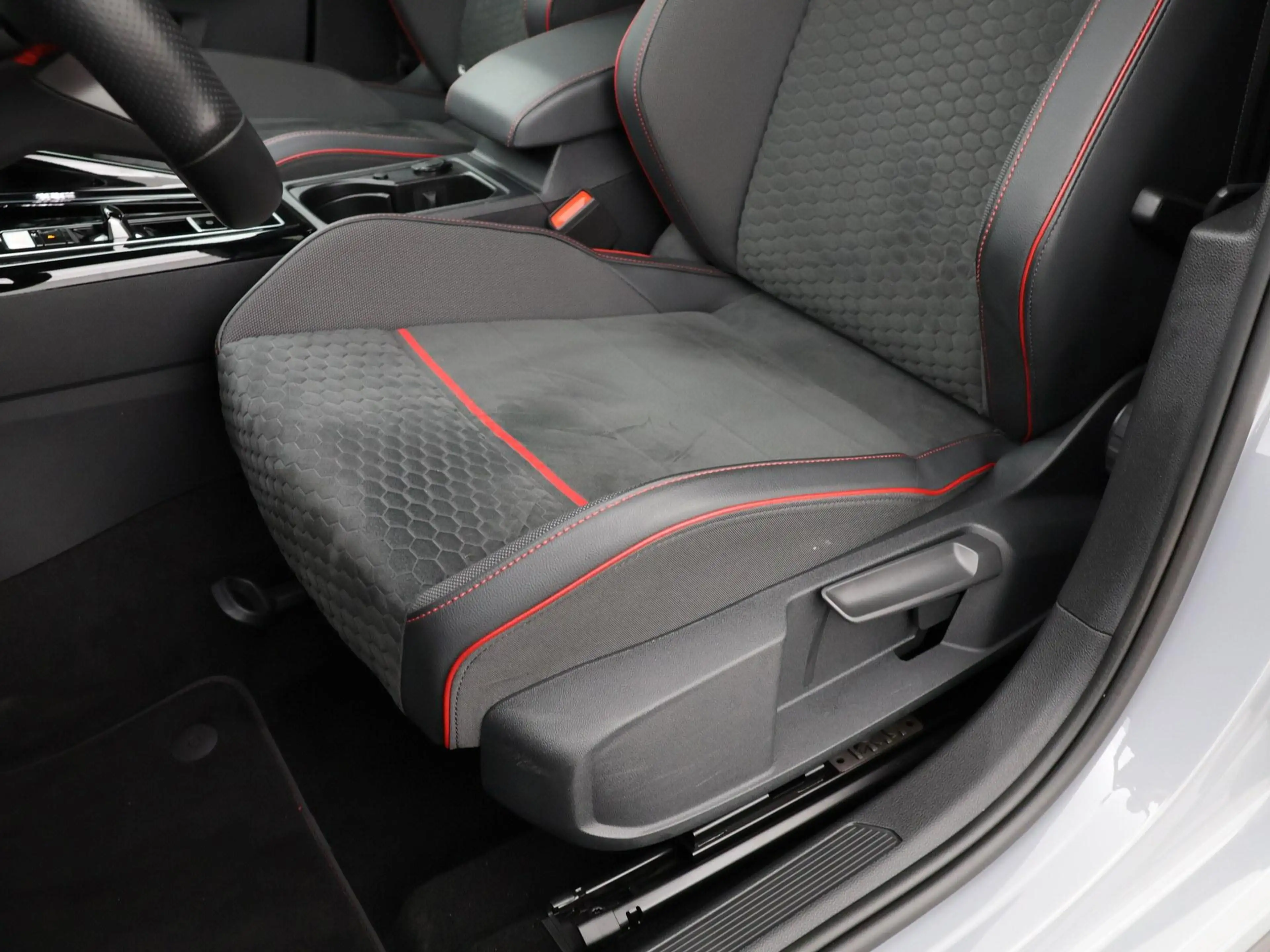 Volkswagen Golf GTI 2.0 TSI 300pk DSG Clubsport · Akrapovic · Camera · — photo 12