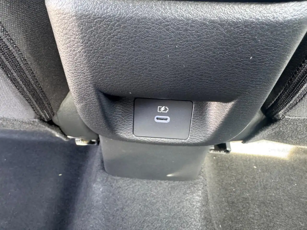 Nissan Versa снимка Nissan Versa