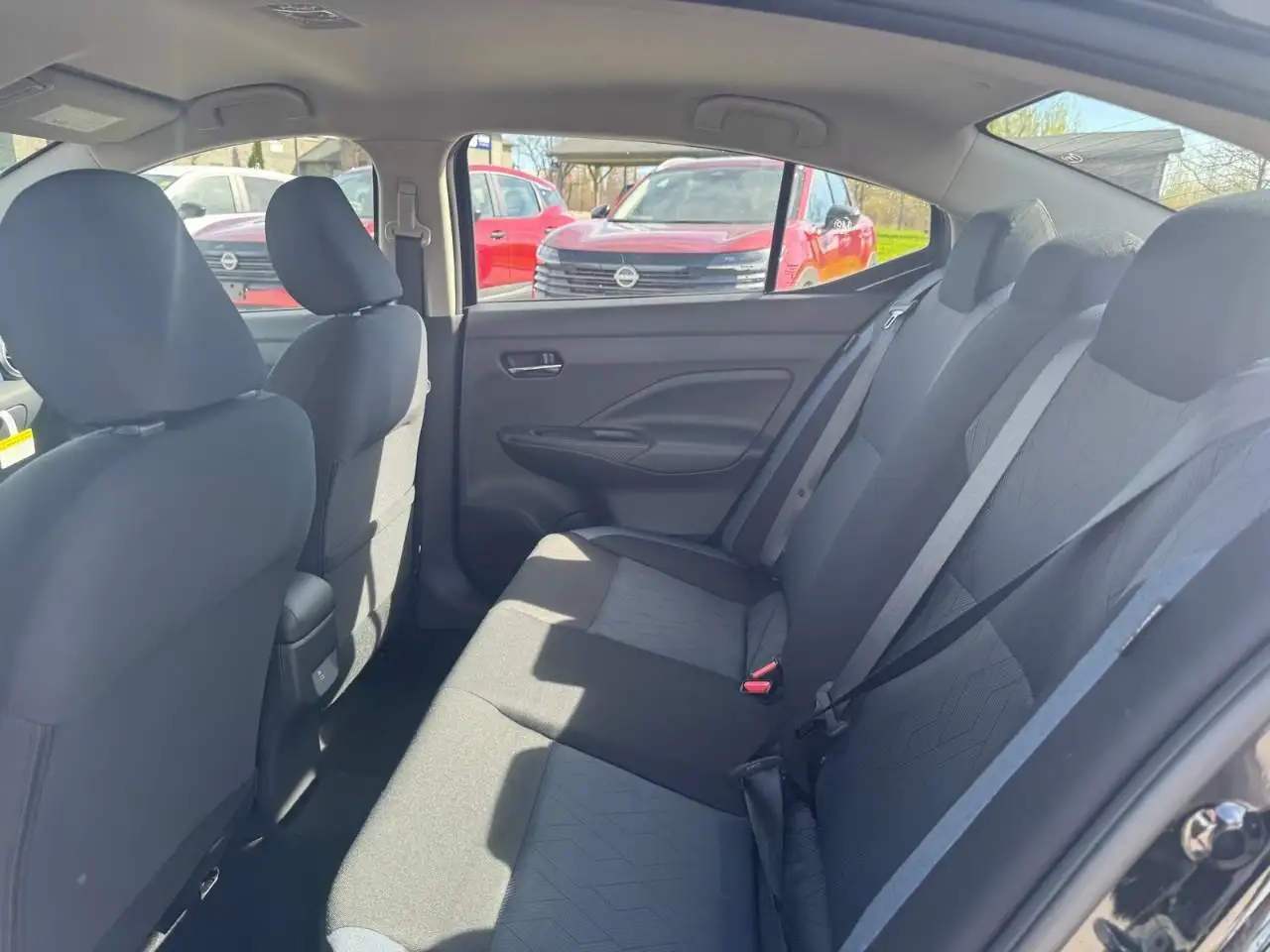 Nissan Versa снимка Nissan Versa