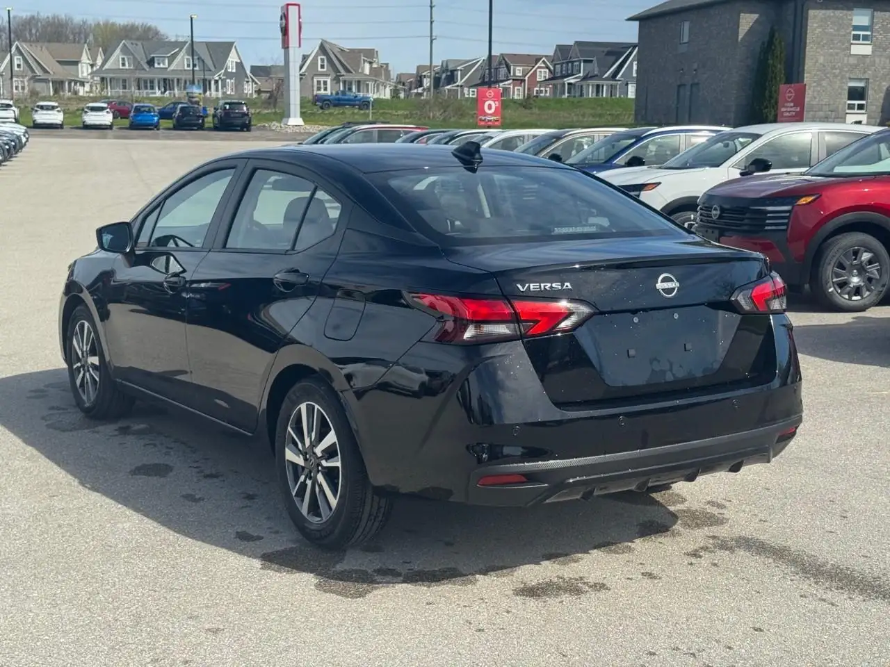 Nissan Versa снимка Nissan Versa