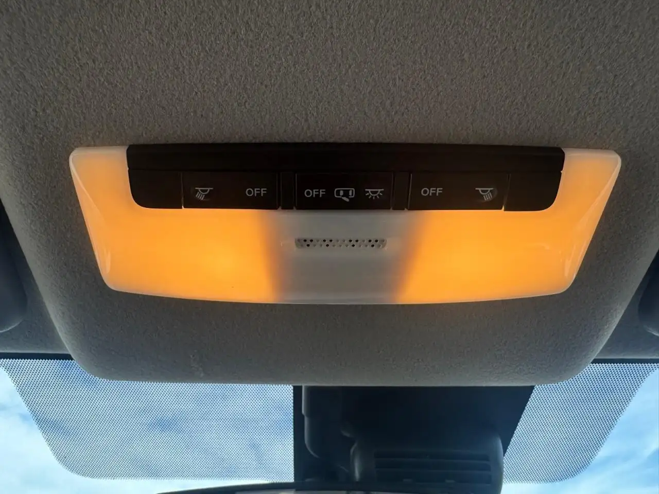 Nissan Versa снимка Nissan Versa