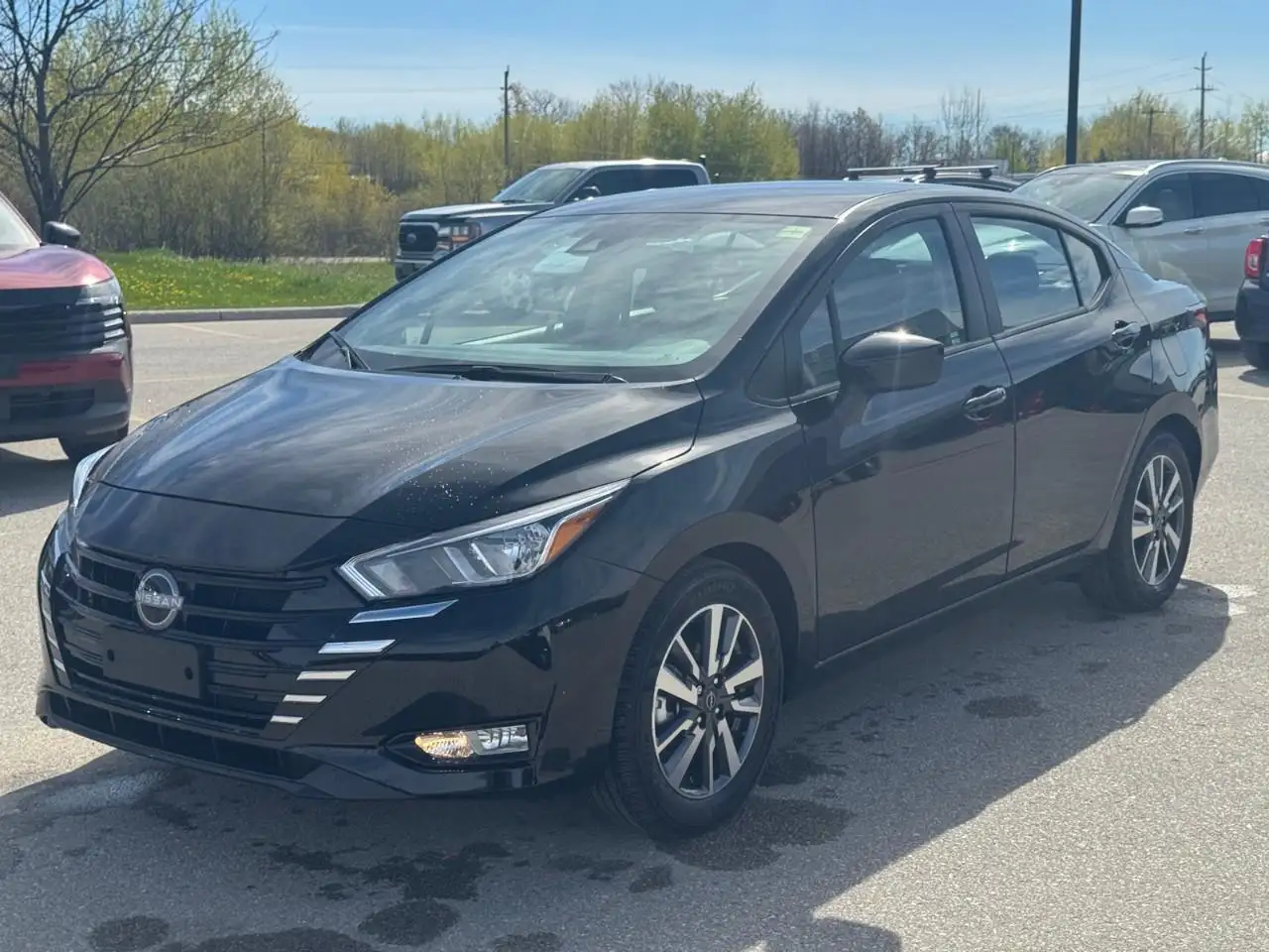 Nissan Versa снимка Nissan Versa