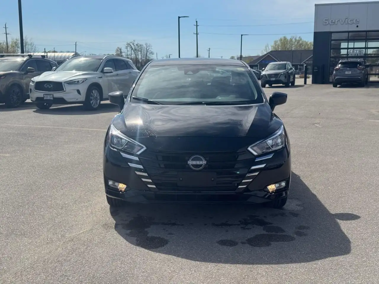 Nissan Versa снимка Nissan Versa