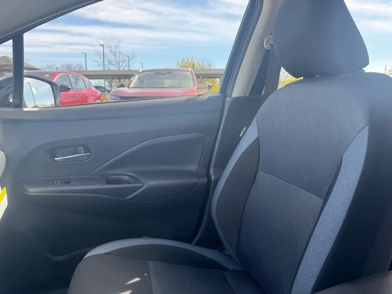 Nissan Versa снимка Nissan Versa