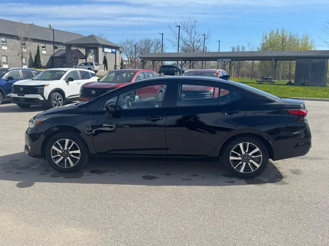 Nissan Versa снимка Nissan Versa