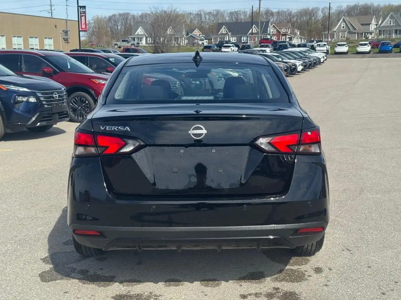 Nissan Versa снимка Nissan Versa
