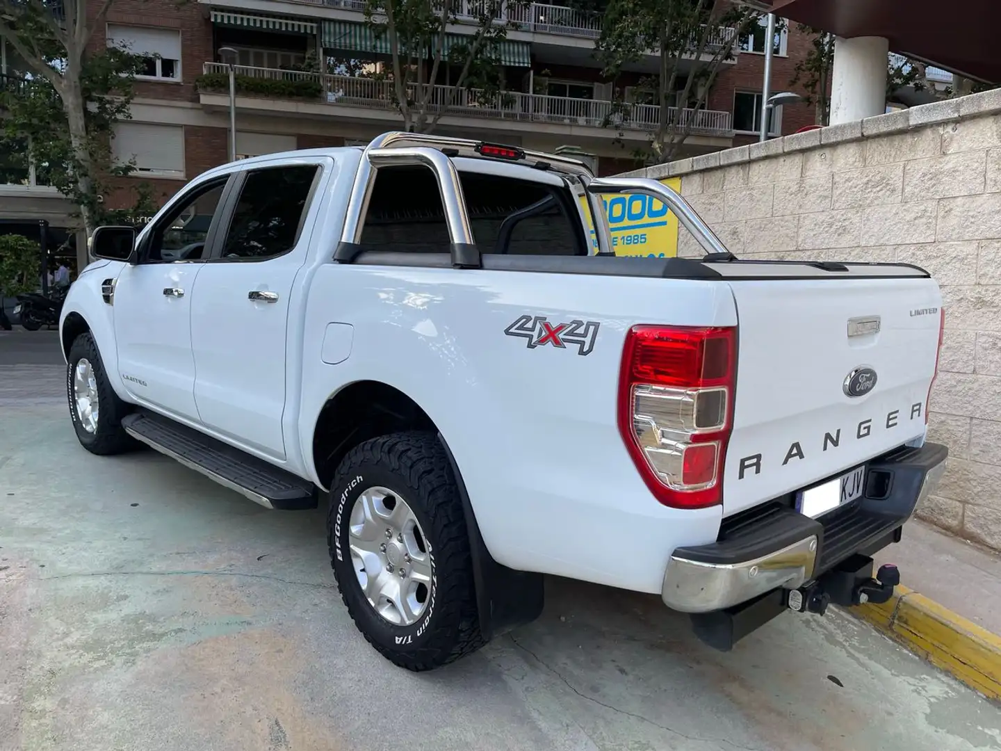 Ford Ranger 2.2 TDCI LIMITED 4X4 DOBLE CABINA IMPOLUTO Blanco - 2