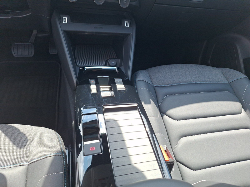 Citroen C4 PureTech 130 MAX EAT8 Sound&Light-Paket — photo 14