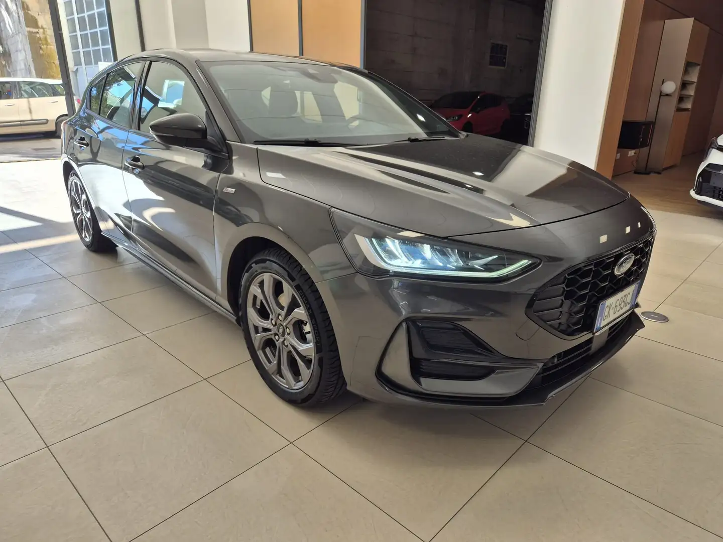 Ford Focus 1.0 Ecoboost ST-Line 125cv 5porte Grau - 2