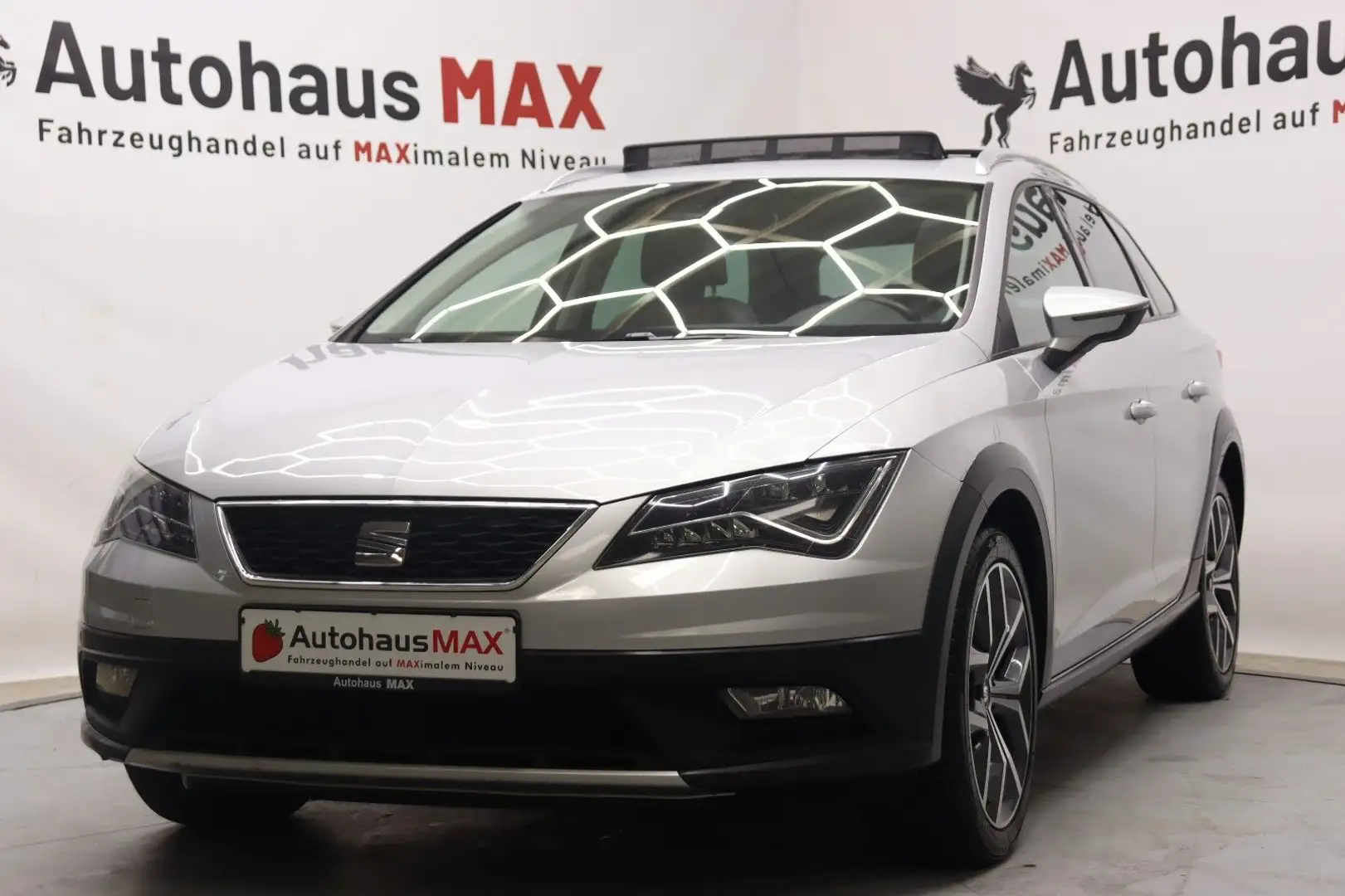 SEAT Leon X-Perience ST 4Drive~Seat Sound~Pano~Navi Silber - 1