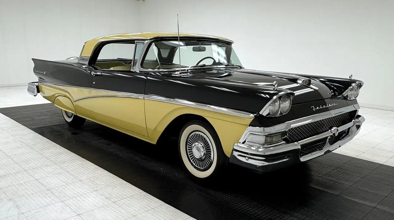 Ford Fairlane 500 Skyliner, foto 7