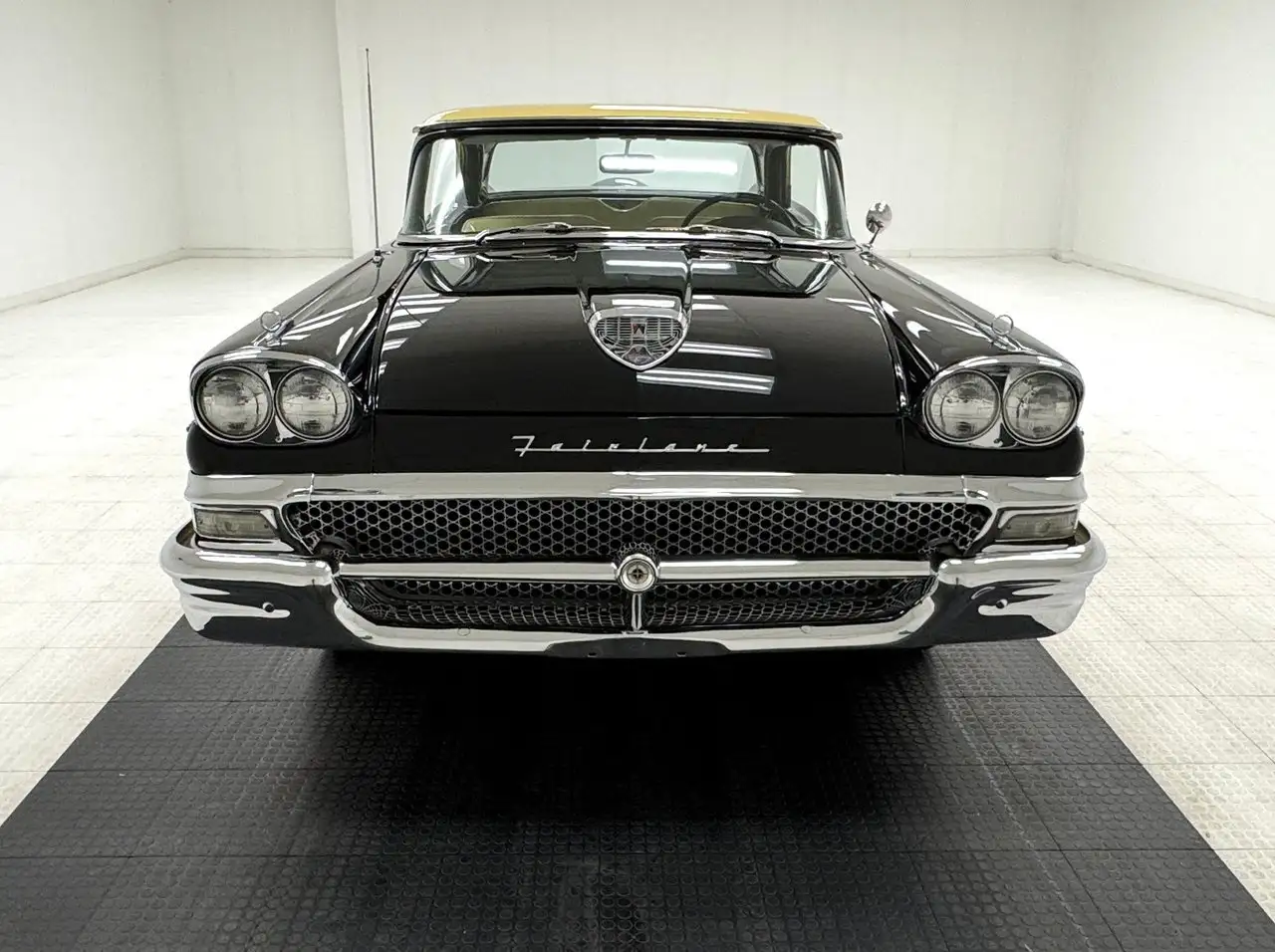 Ford Fairlane 500 Skyliner, foto 8