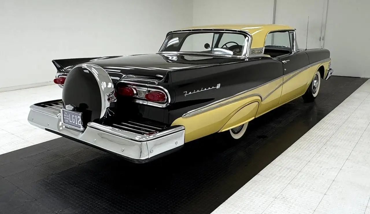 Ford Fairlane 500 Skyliner, foto 5